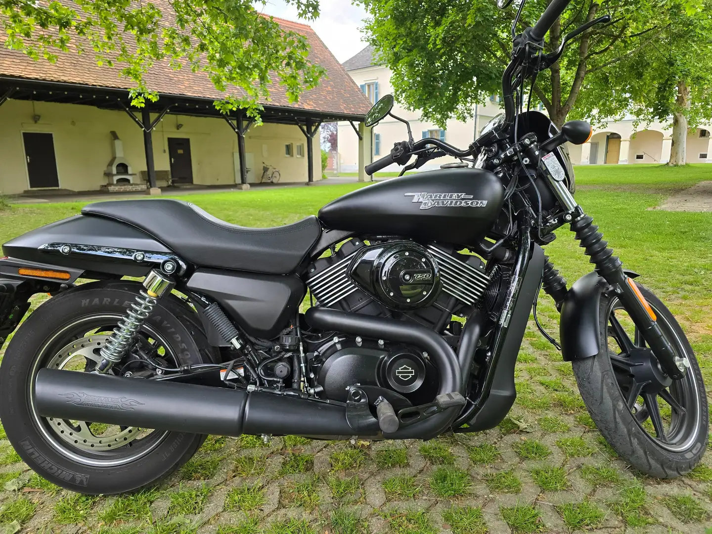 Harley-Davidson Street 750 XG750 Noir - 1