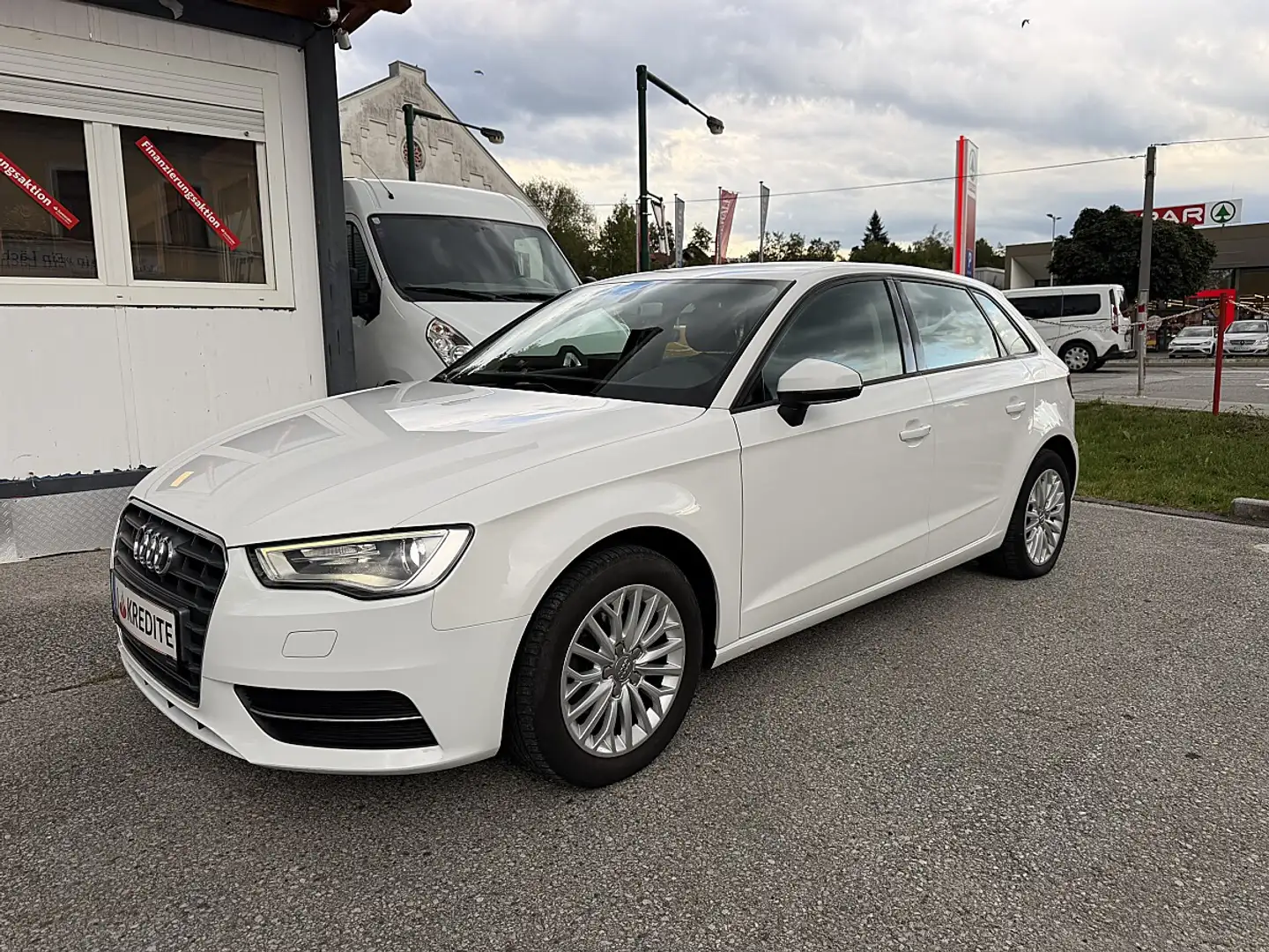 Audi A3 Ambiente 1,6 TDI *S-tronic*NAVI*XENON*PDC* Weiß - 2