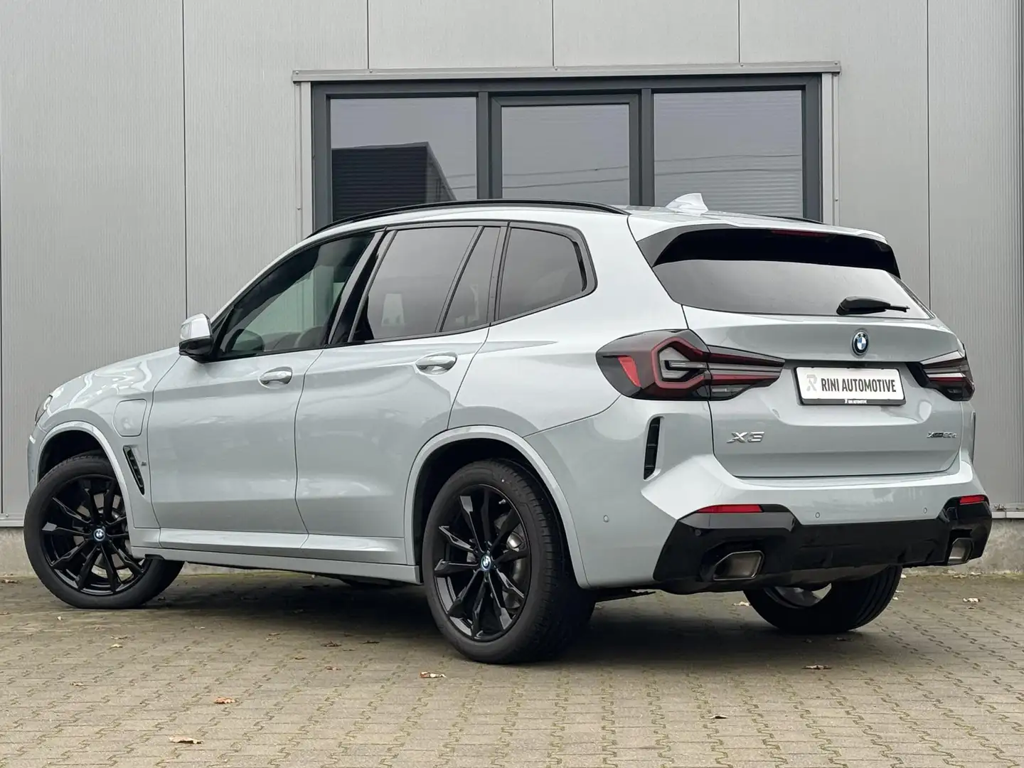 BMW X3 xDrive30e M Sport 292 PK | Keyless | 20 Inch | M B Grau - 2