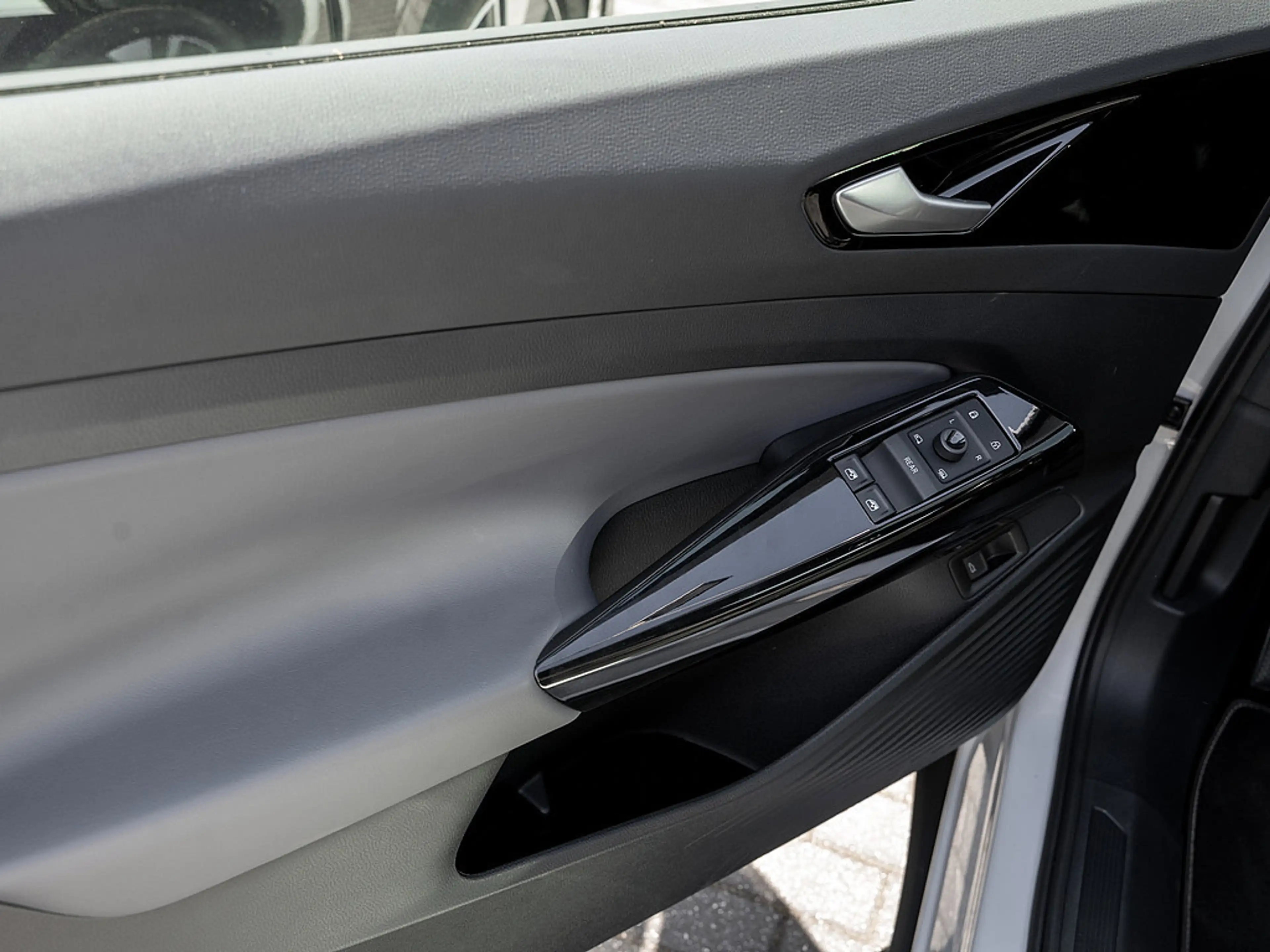Volkswagen ID.5 Pro Performance AHK 360° HUD KEYLESS ACC — photo 14