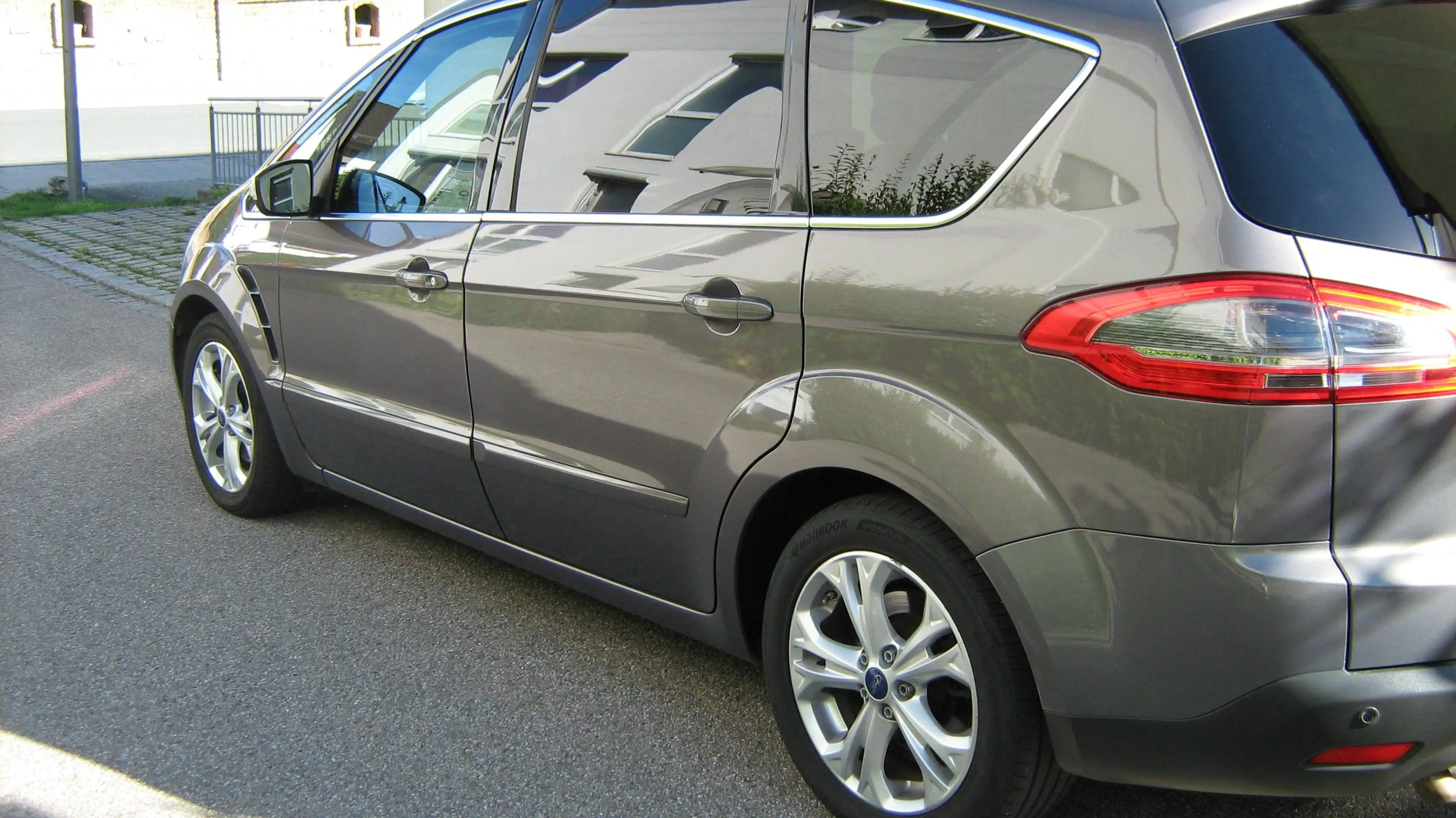 Ford S-Max Titanium — photo 2