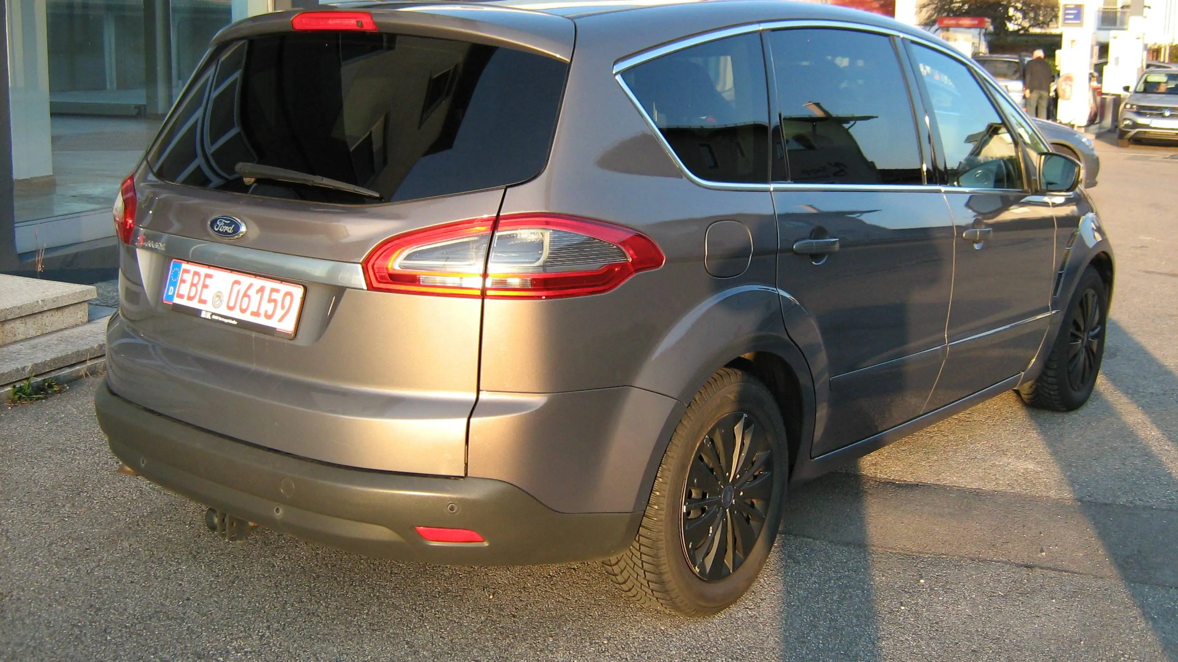 Ford S-Max Titanium — photo 8