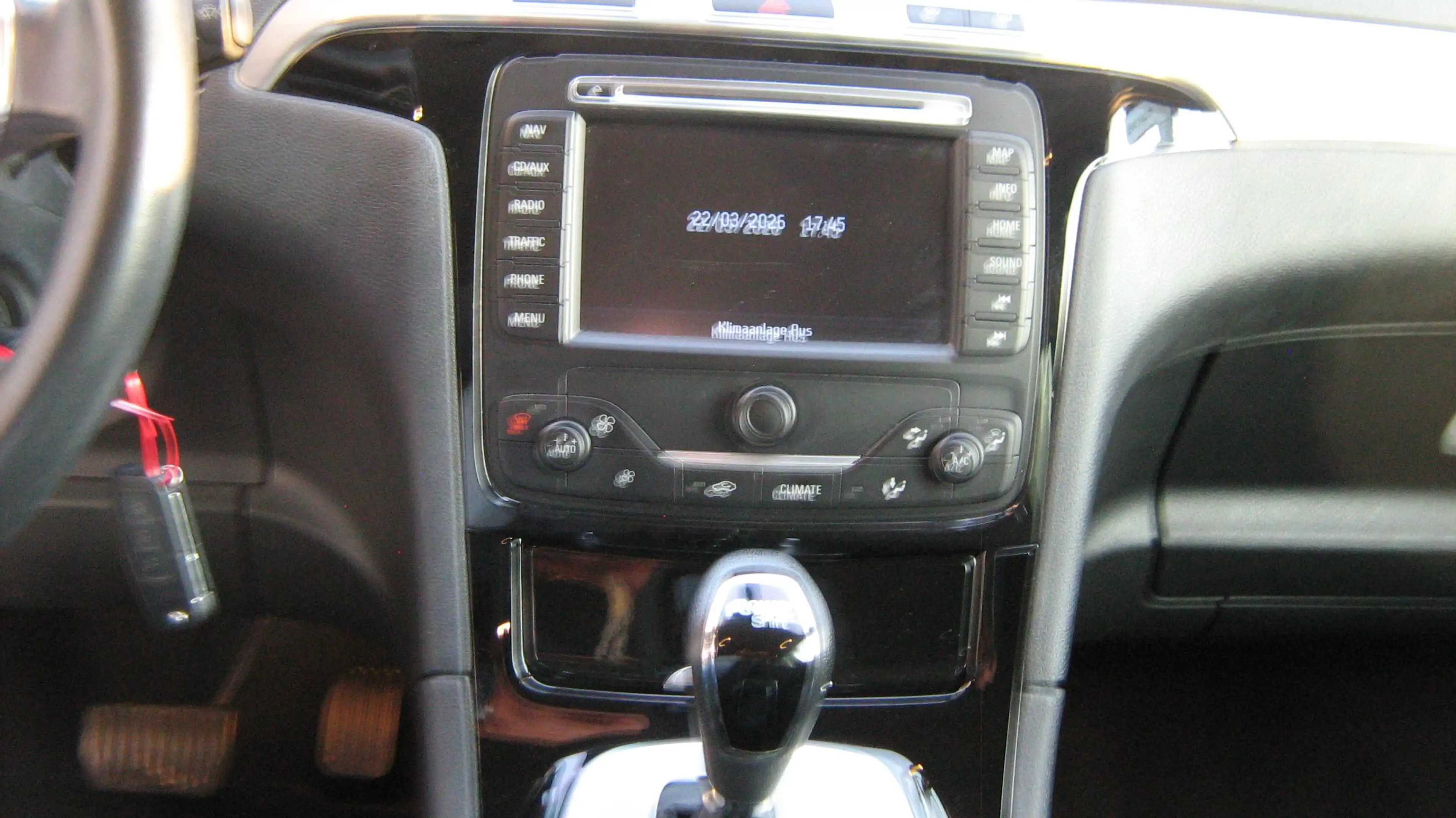 Ford S-Max Titanium — photo 12