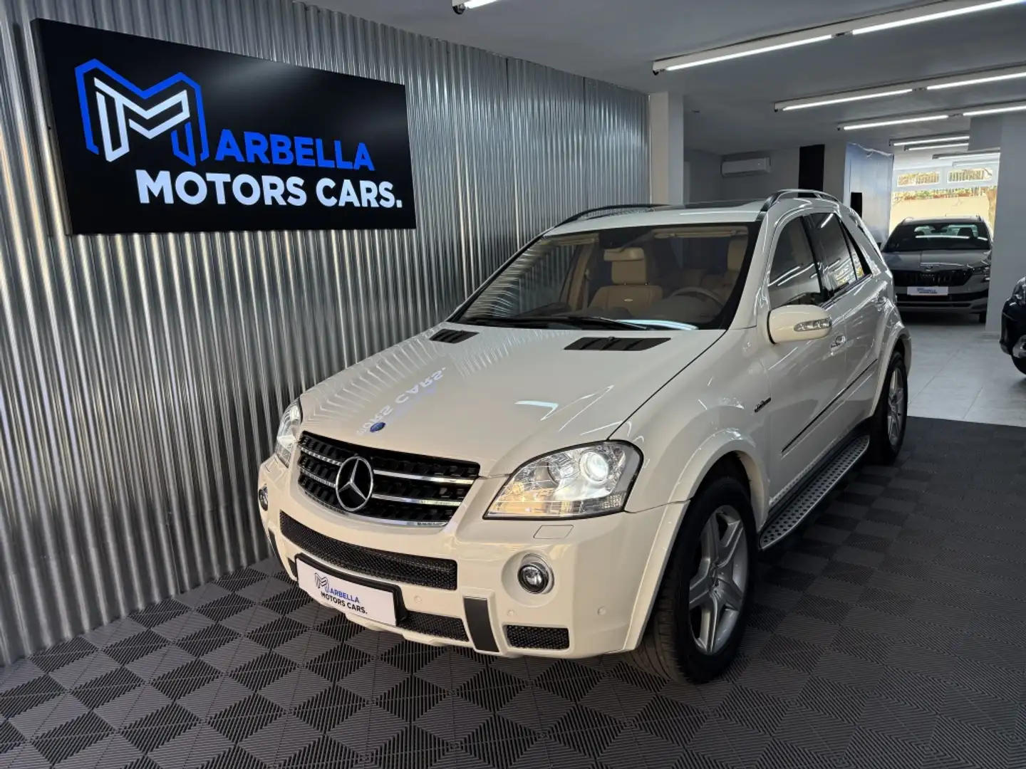 Mercedes-Benz ML 63 AMG Aut. Blanc - 1