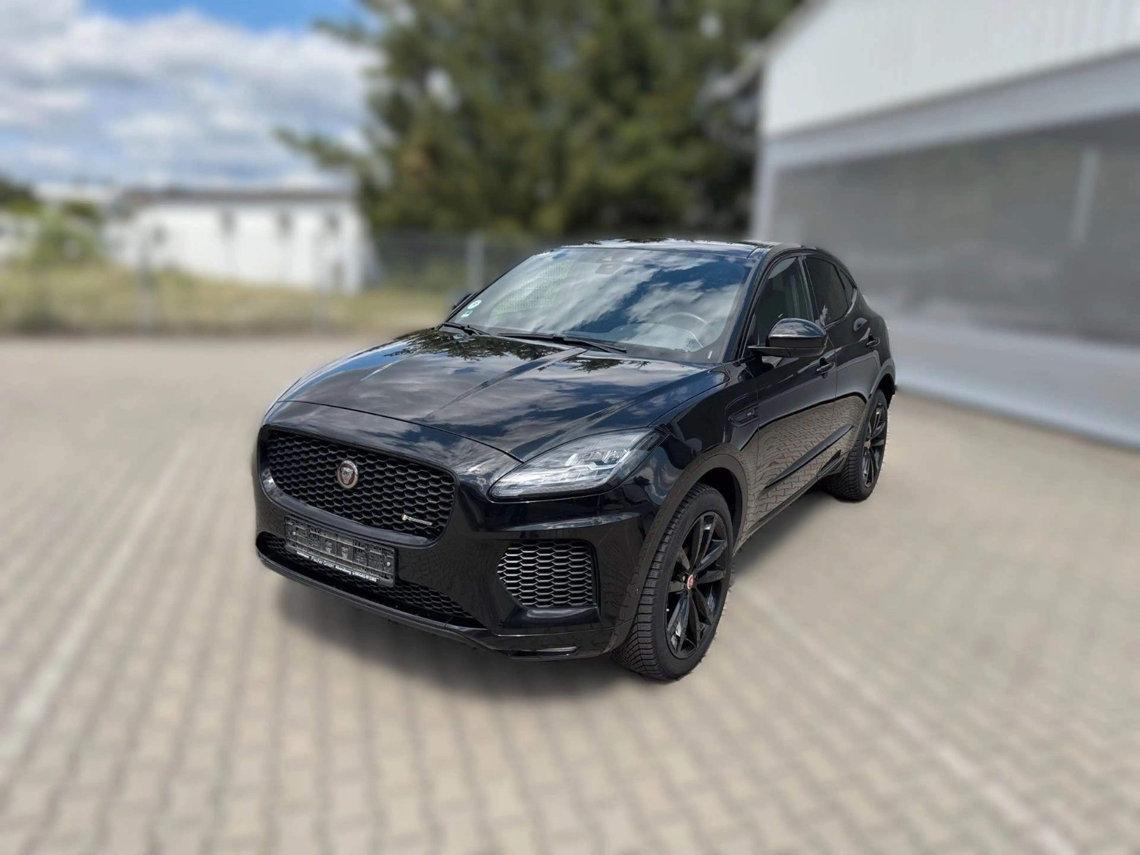 Jaguar E-Pace E-PACE R-Dynamic SE AWD — photo 2