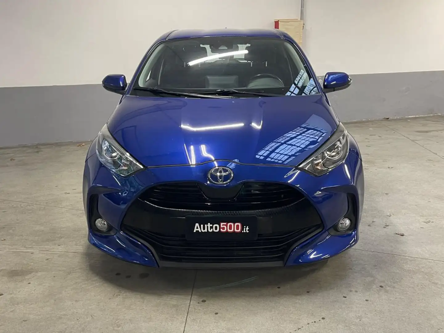 Toyota Yaris 1.0 5 porte Active Blauw - 1