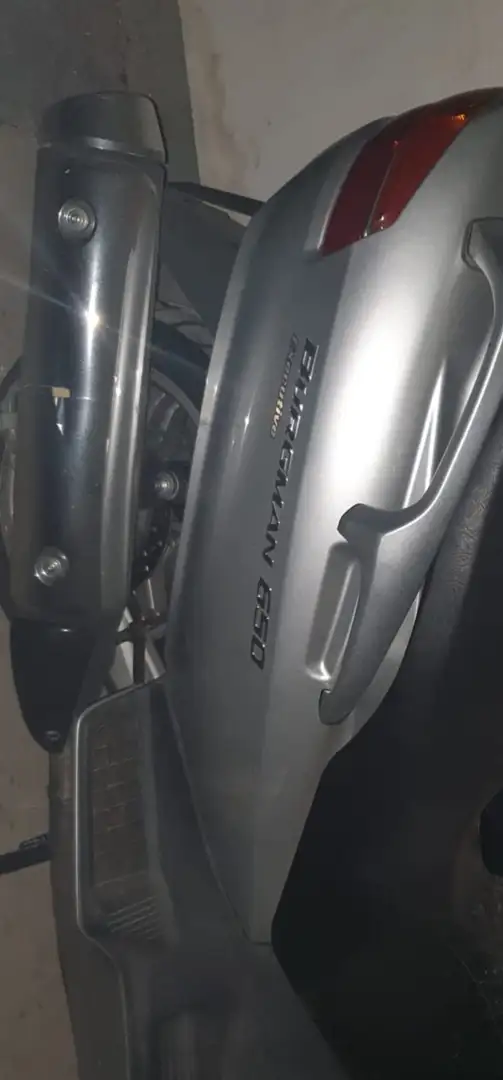 Suzuki Burgman 650 executive Zilver - 1