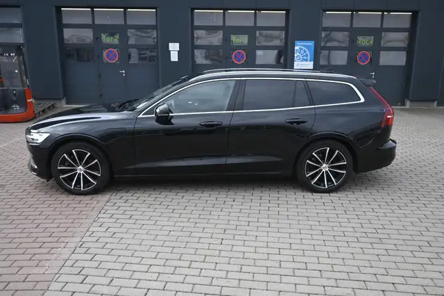 Volvo V60 main image