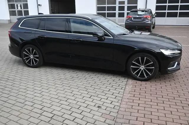 Volvo V60 view 5