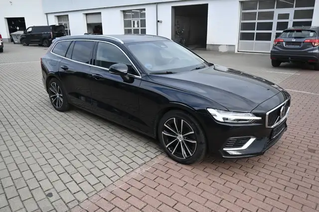 Volvo V60 view 4
