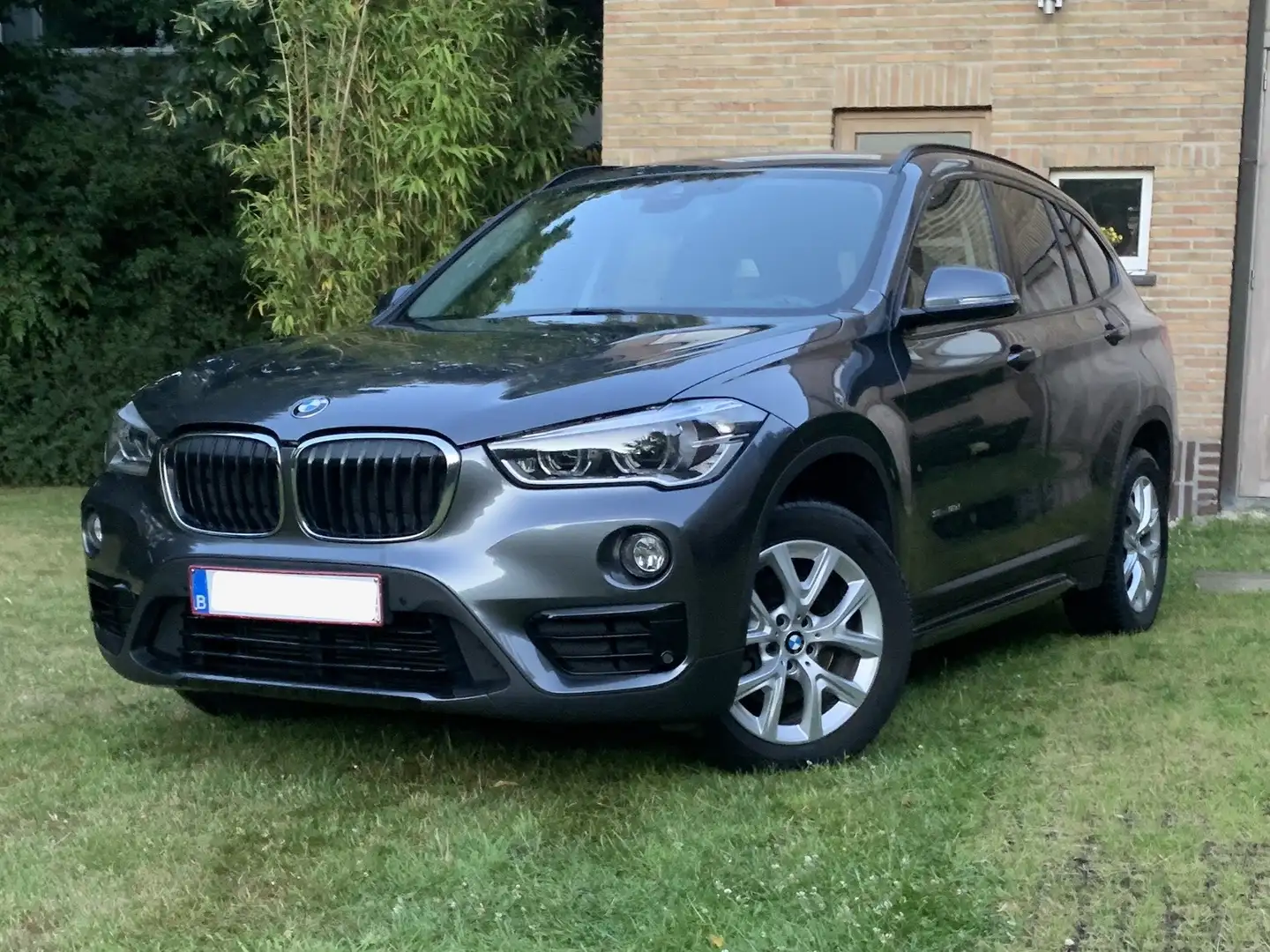 BMW X1 X1 sDrive18d Gris - 1