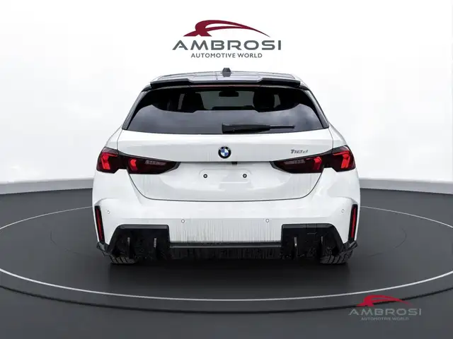BMW 1 Series view 8