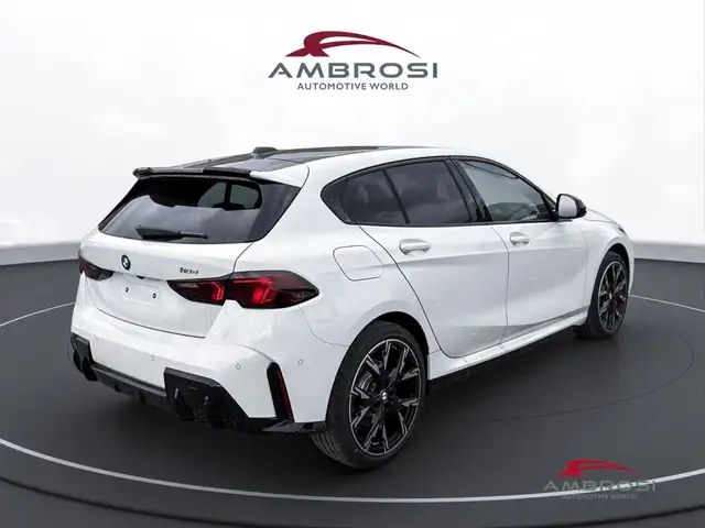 BMW 1 Series view 3