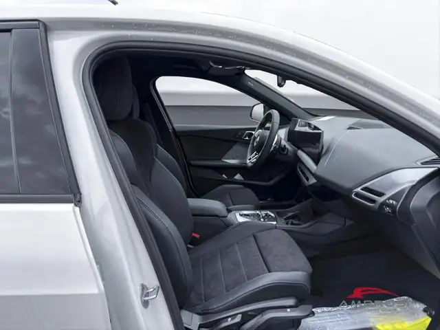 BMW 1 Series view 12