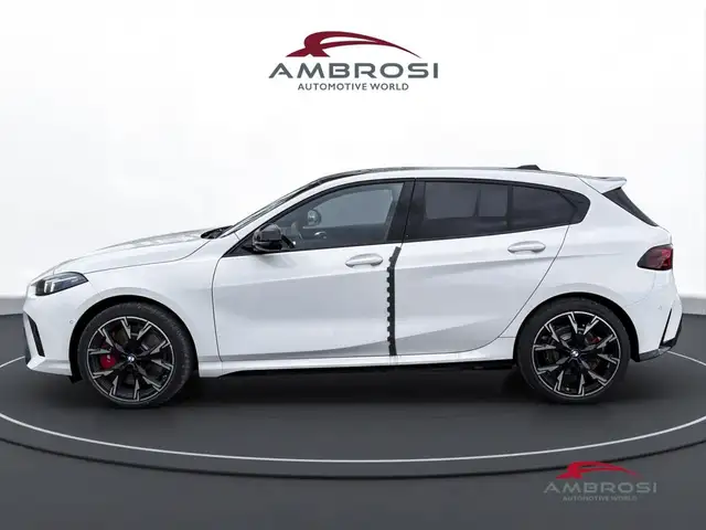 BMW 1 Series view 6