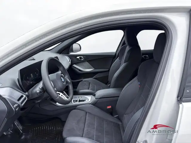 BMW 1 Series view 10