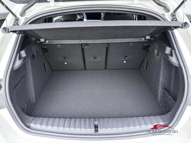 BMW 1 Series view 9