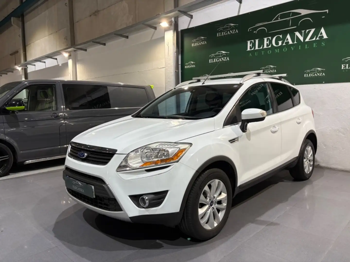 Ford Kuga 2.0TDCI Titanium 2WD Weiß - 1