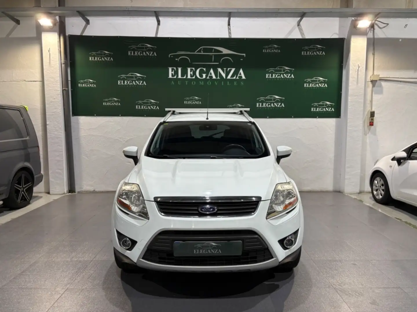 Ford Kuga 2.0TDCI Titanium 2WD Weiß - 2