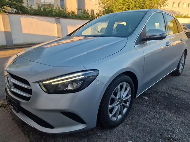 Mercedes-Benz B 220 B B 220 4Matic