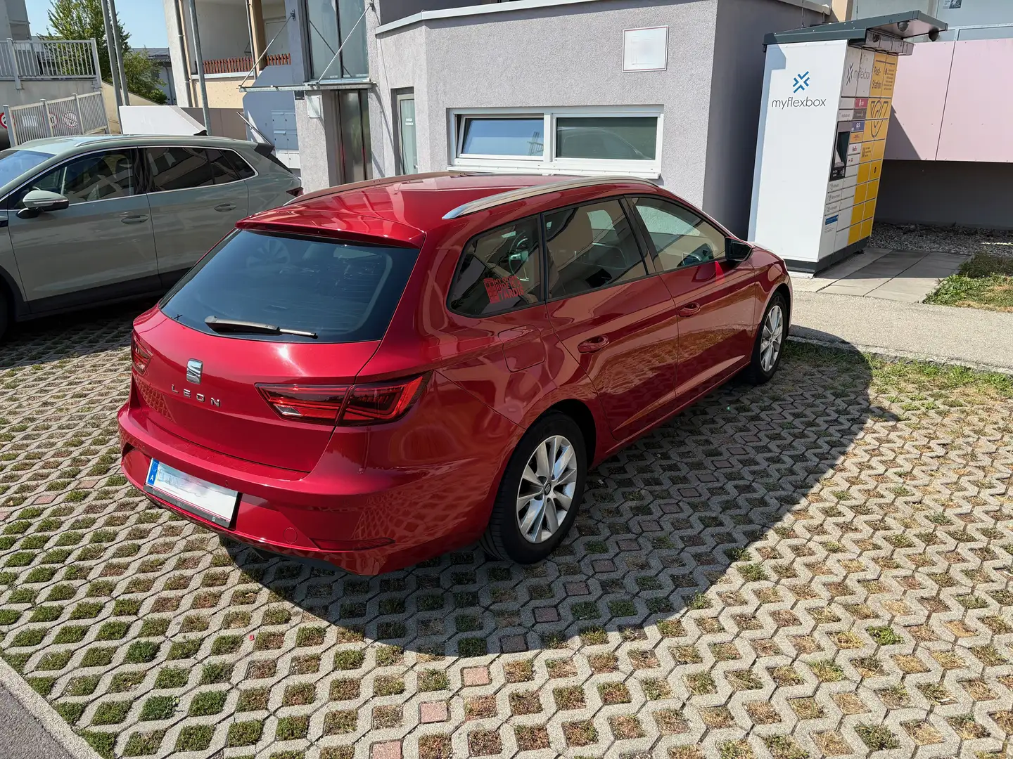 SEAT Leon Leon ST Style 1,6 TDI Start-Stopp Style Rot - 2