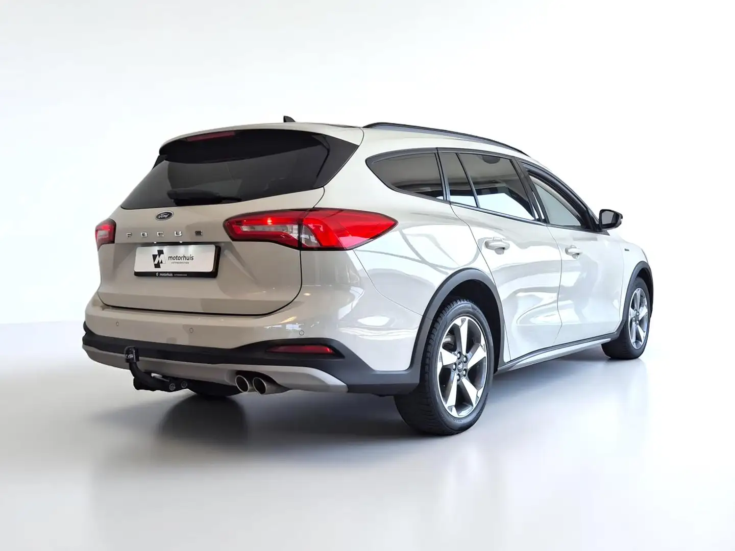 Ford Focus Wagon 1.0 EcoBoost 125pk Active Business NAVI TREK Bianco - 2
