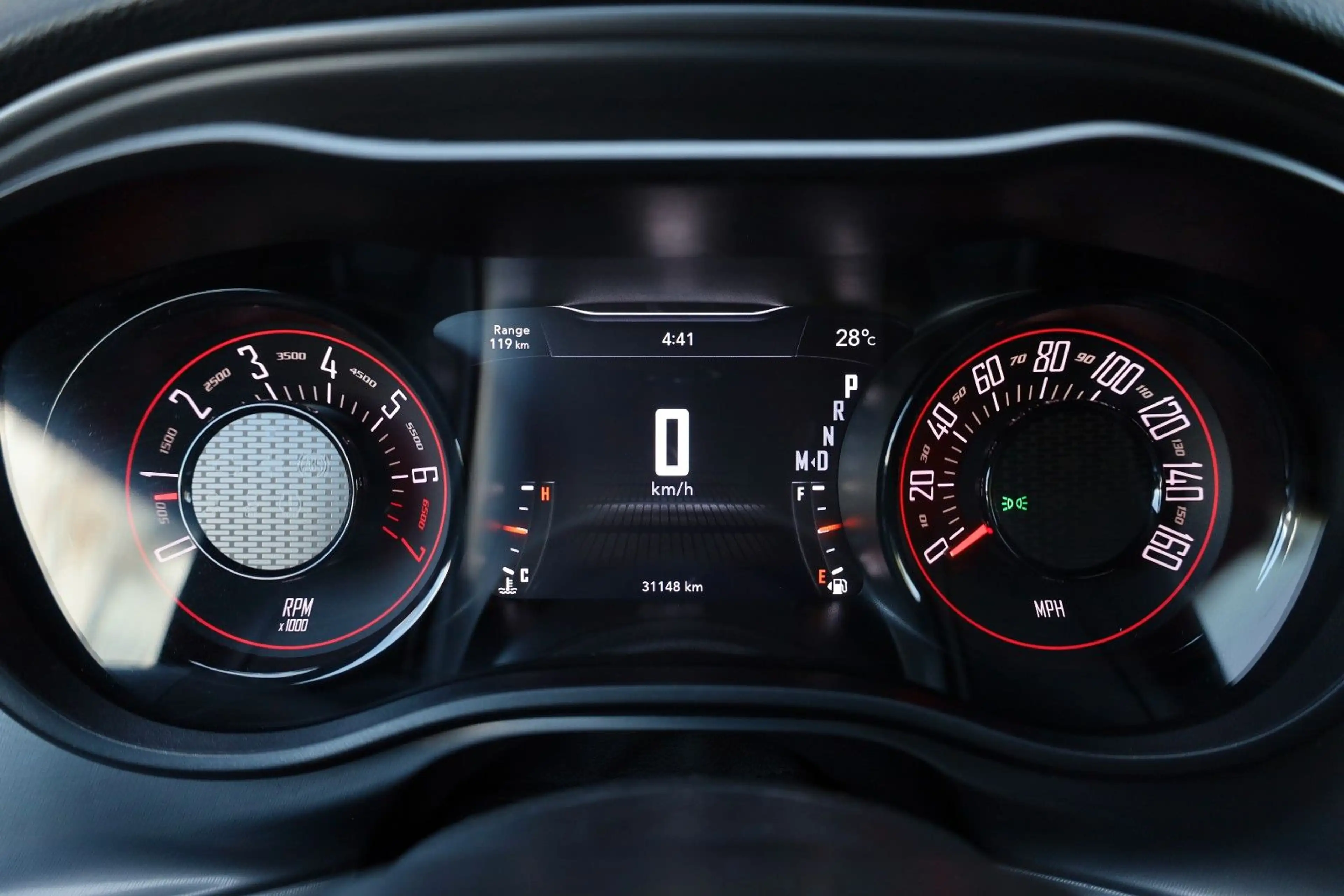 Dodge Challenger 3.6 SXT/KAMERA/BTH/MFL/SHZ/ALPINE/R20 — photo 13