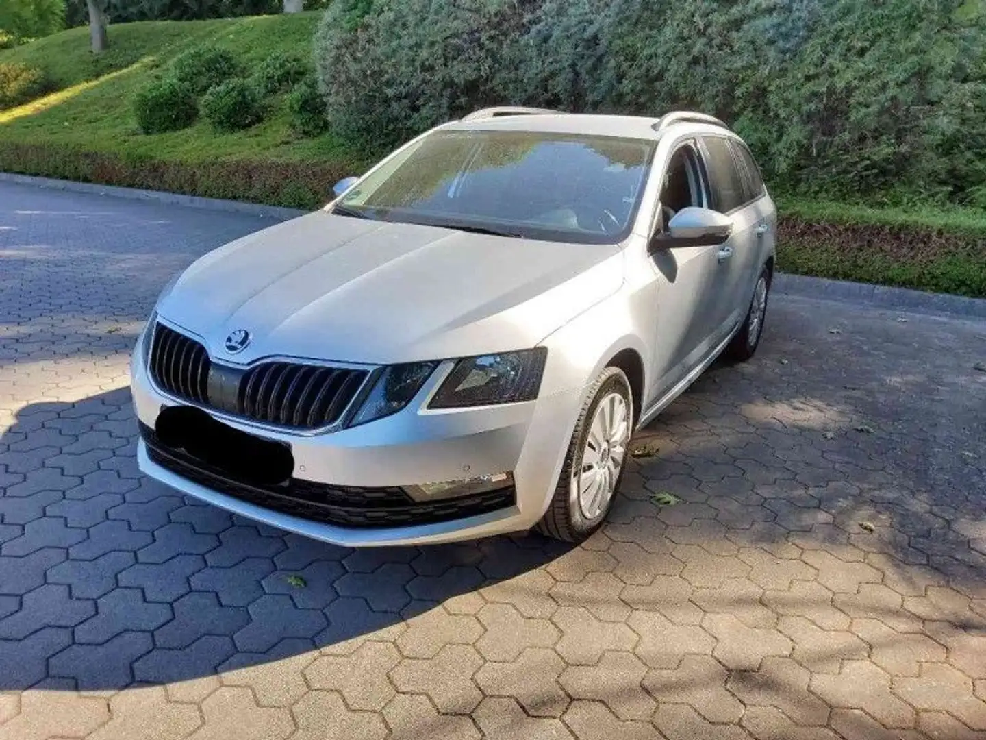 Skoda Octavia Ambition DSG|AHK|ACC|Navi|SmartLink|PDC Silber - 1