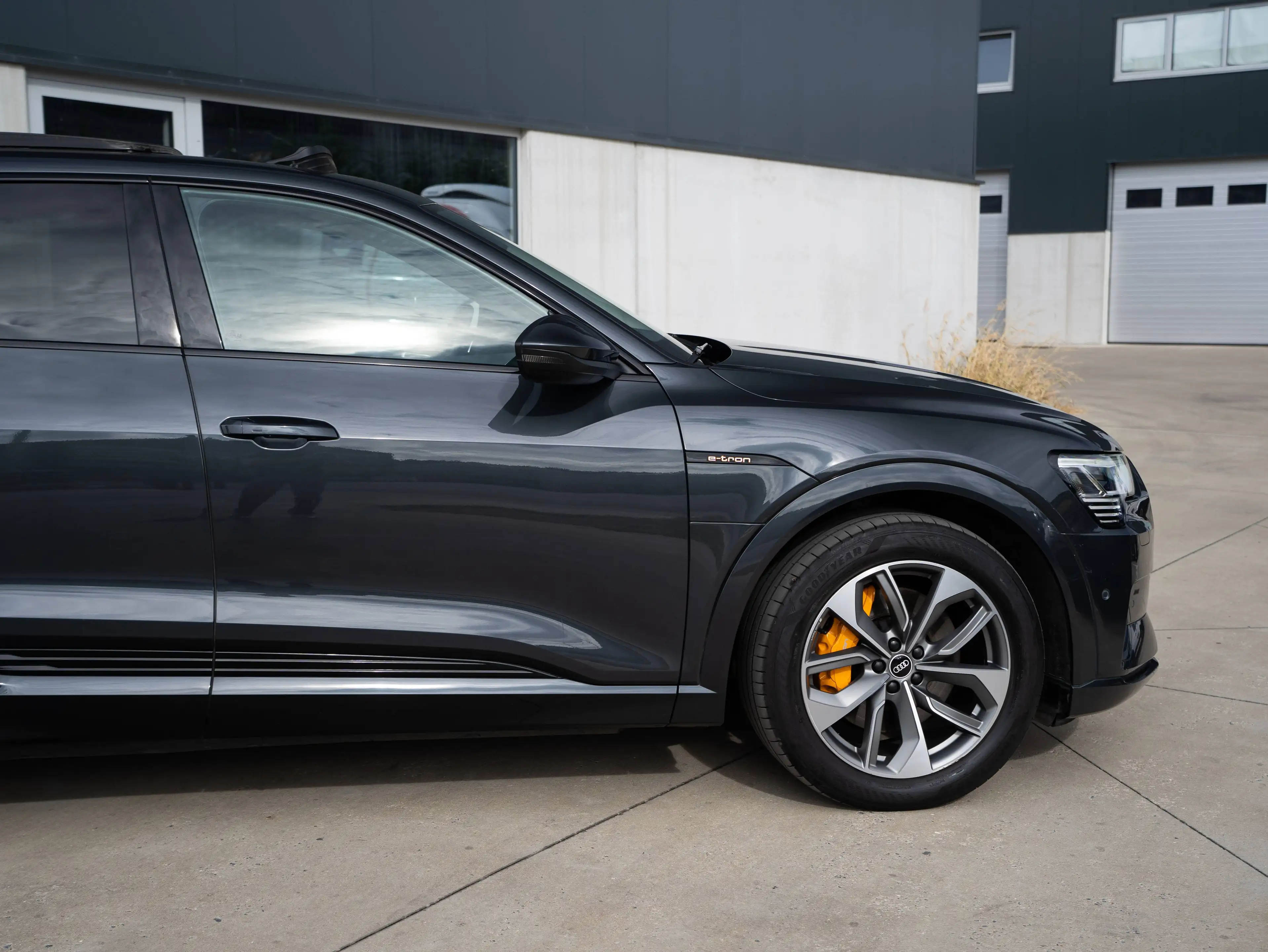 Audi e-tron 95 kWh l 55 Quattro l Pano l Heated Seats l Keyless l Memory Seats — photo 9