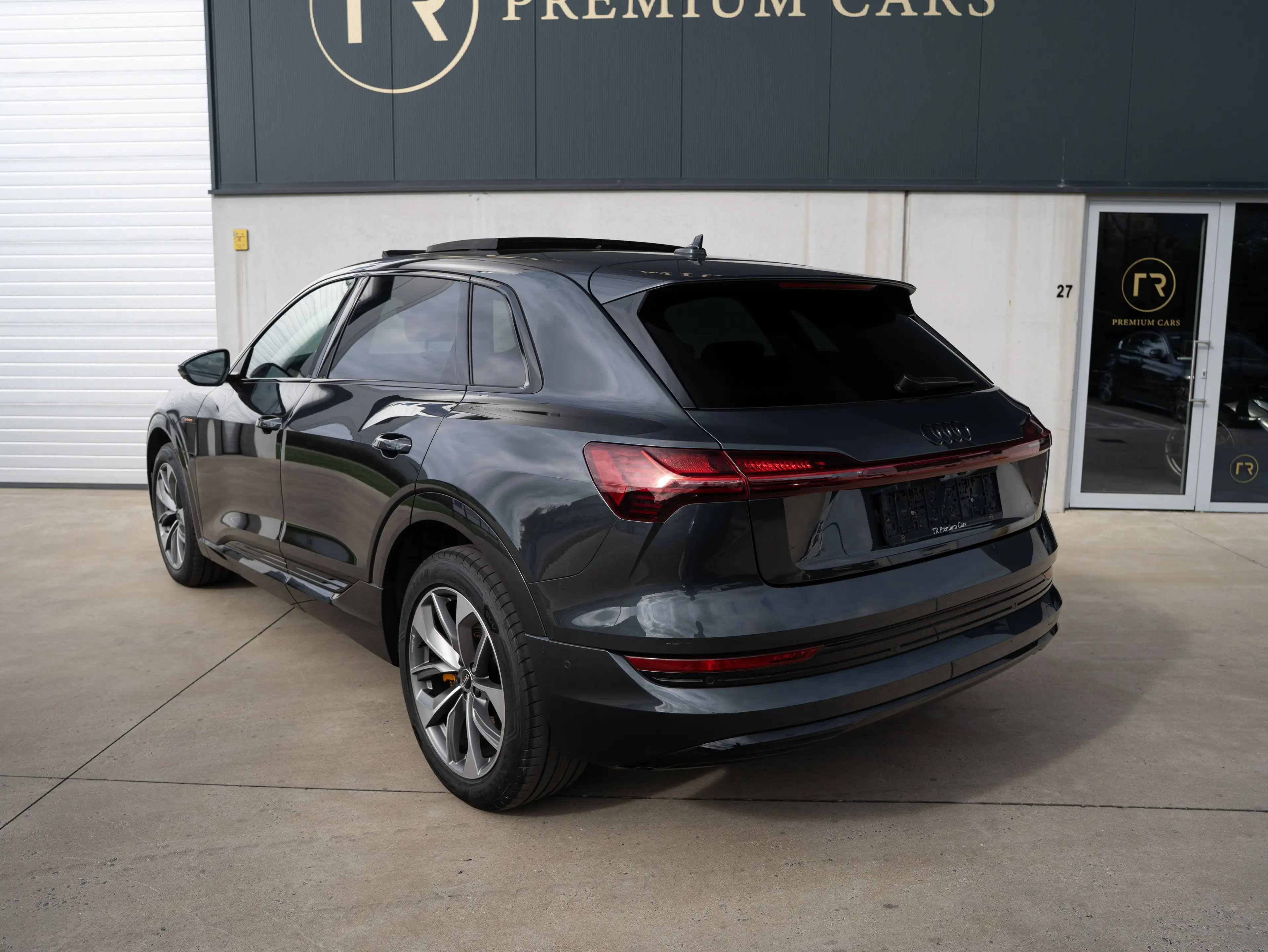 Audi e-tron 95 kWh l 55 Quattro l Pano l Heated Seats l Keyless l Memory Seats — photo 15