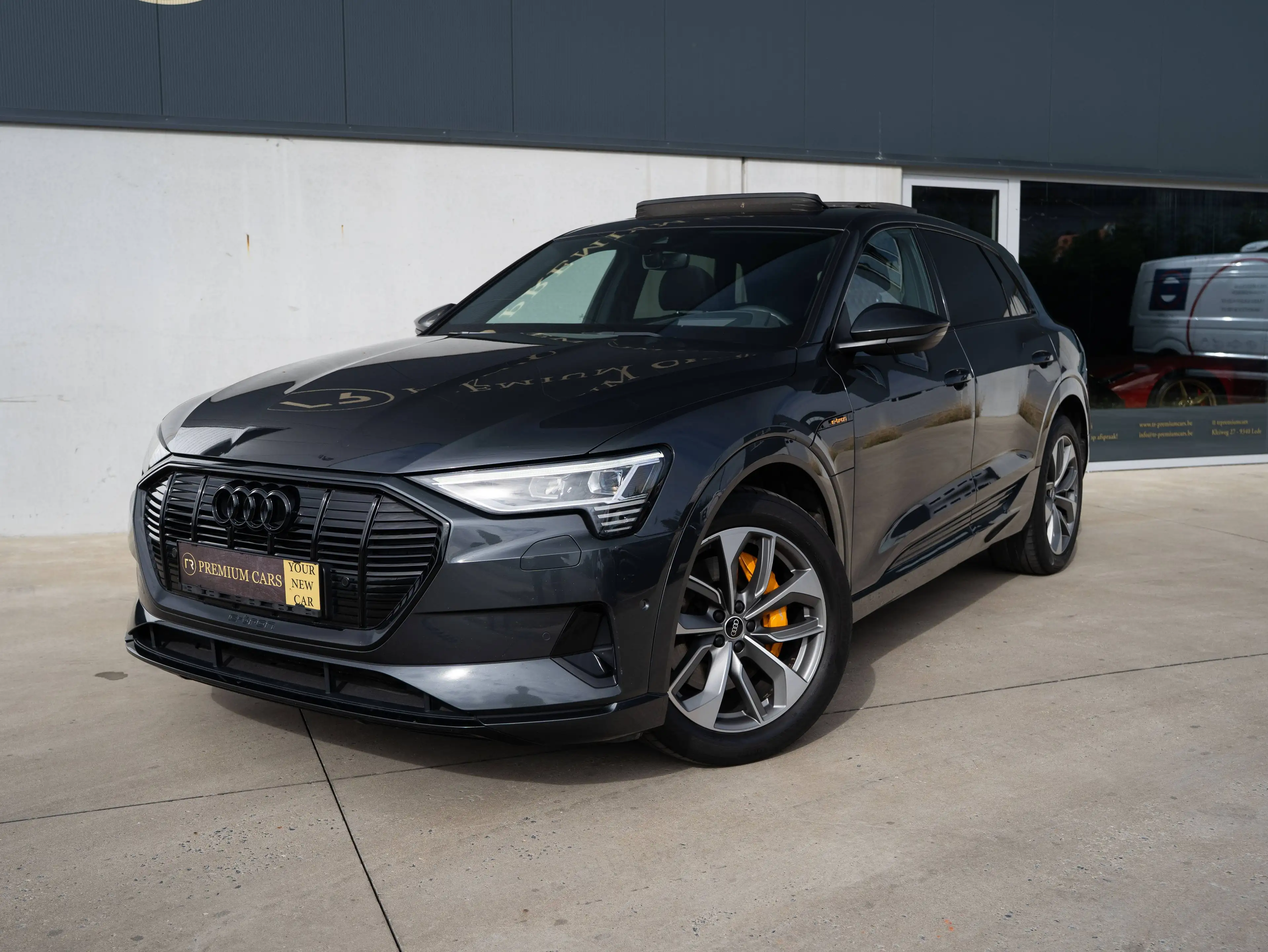 Audi e-tron 95 kWh l 55 Quattro l Pano l Heated Seats l Keyless l Memory Seats — photo 2