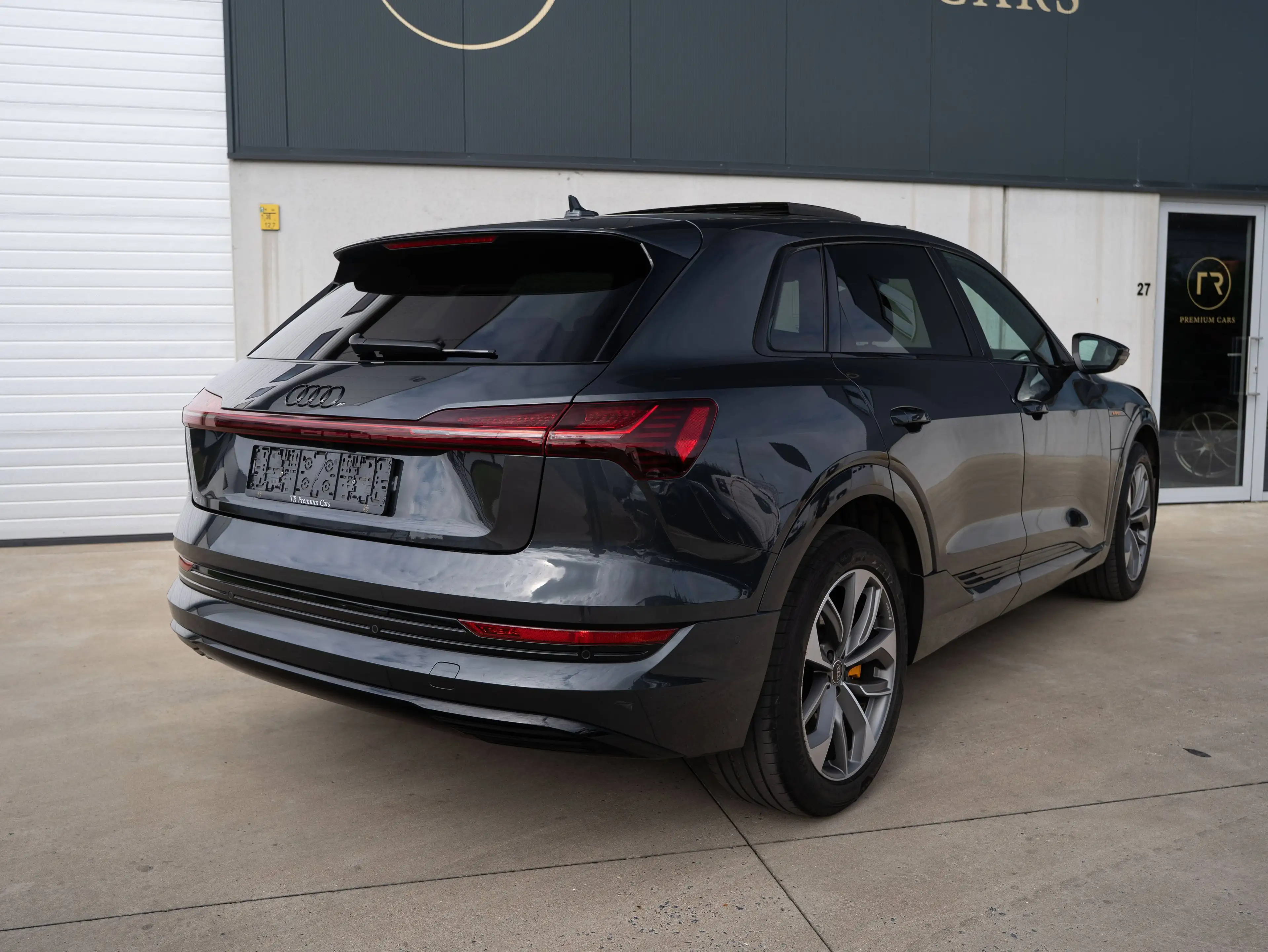 Audi e-tron 95 kWh l 55 Quattro l Pano l Heated Seats l Keyless l Memory Seats — photo 12