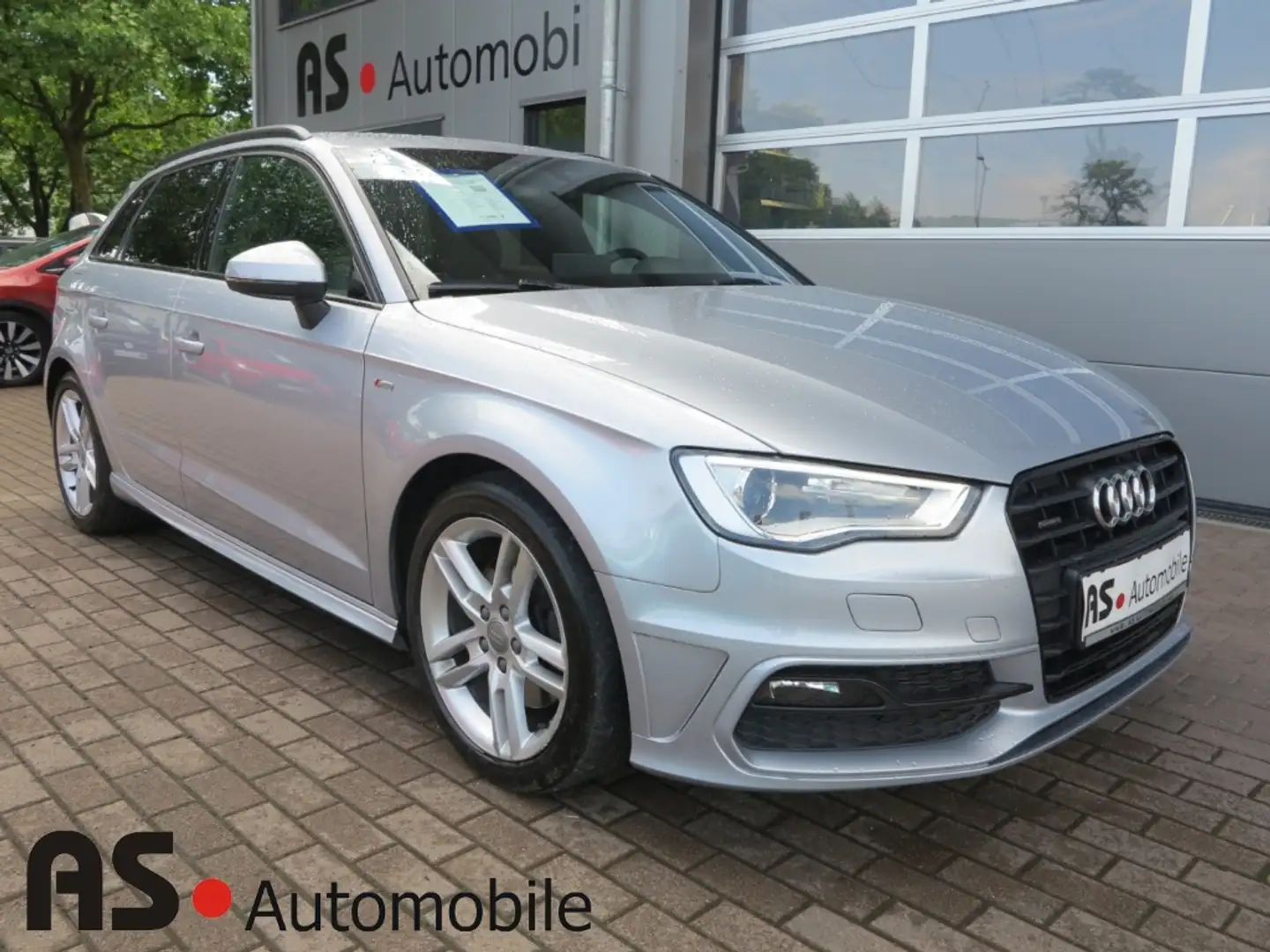 Audi A3 Sportb. Amb. quattro 2.0 TDI S-Line*Navi*AHK Argento - 1