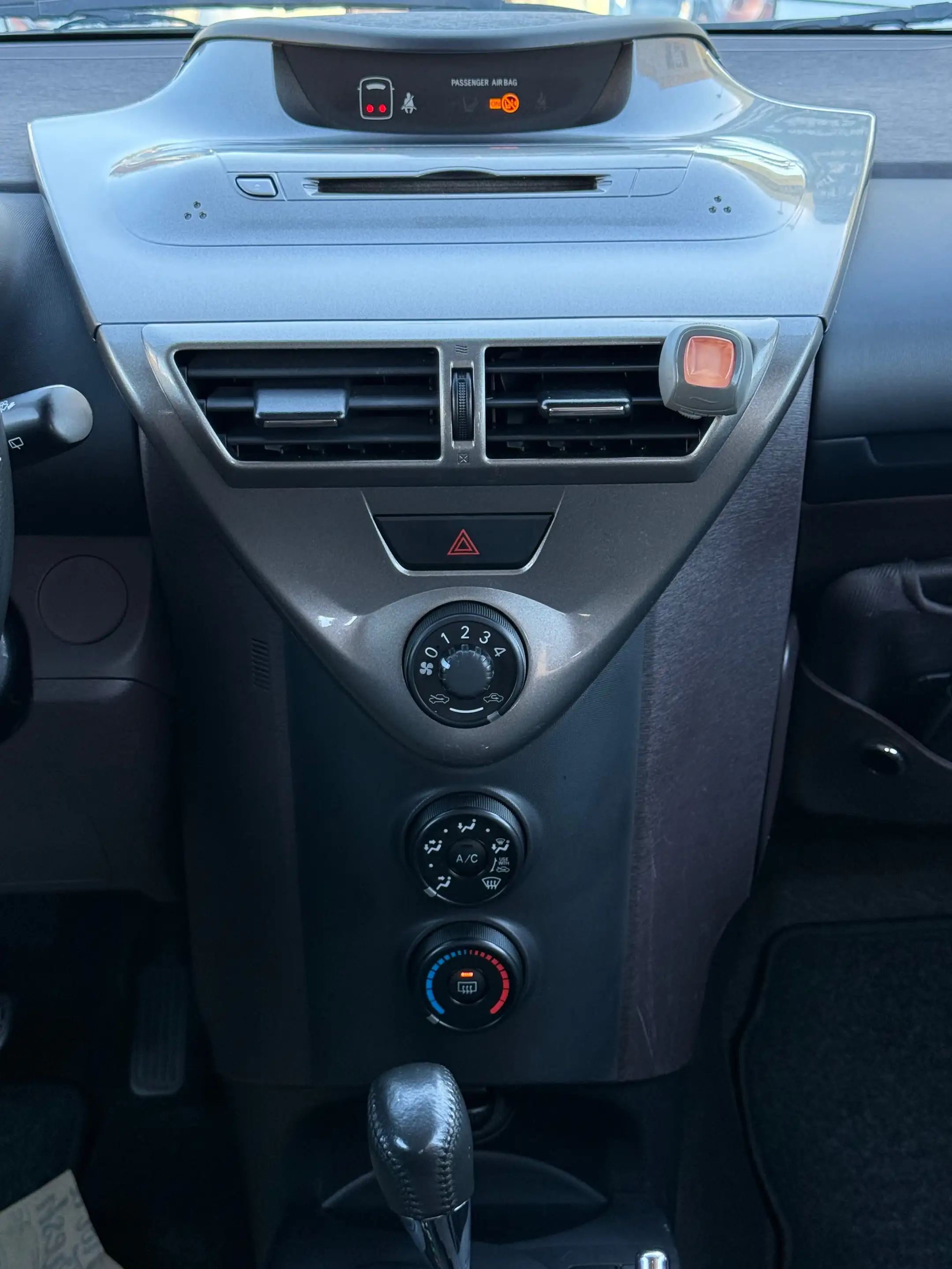 Toyota iQ iQ 1.0i VVT-i / AIRCO / GARANTIE / AUTOMATIQUE — photo 9