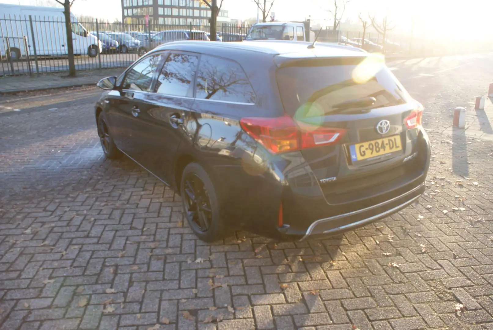 Toyota Auris Touring Sports 1.8 Hybrid Lease Grau - 2