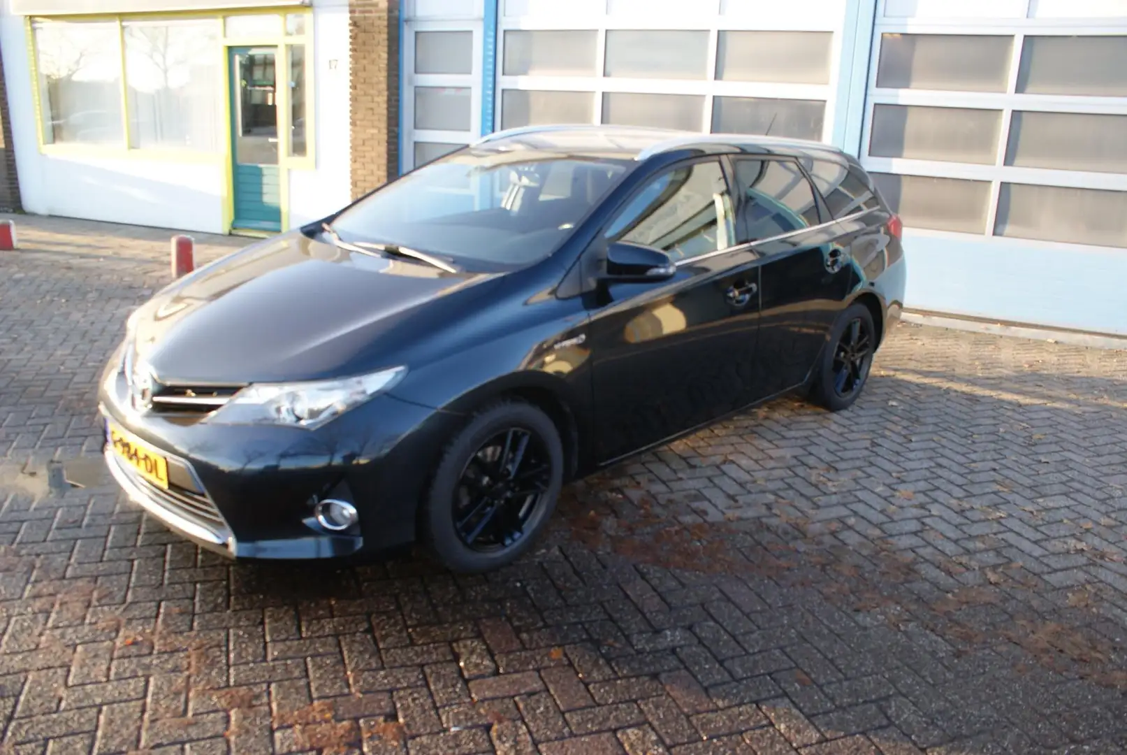 Toyota Auris Touring Sports 1.8 Hybrid Lease Grau - 1