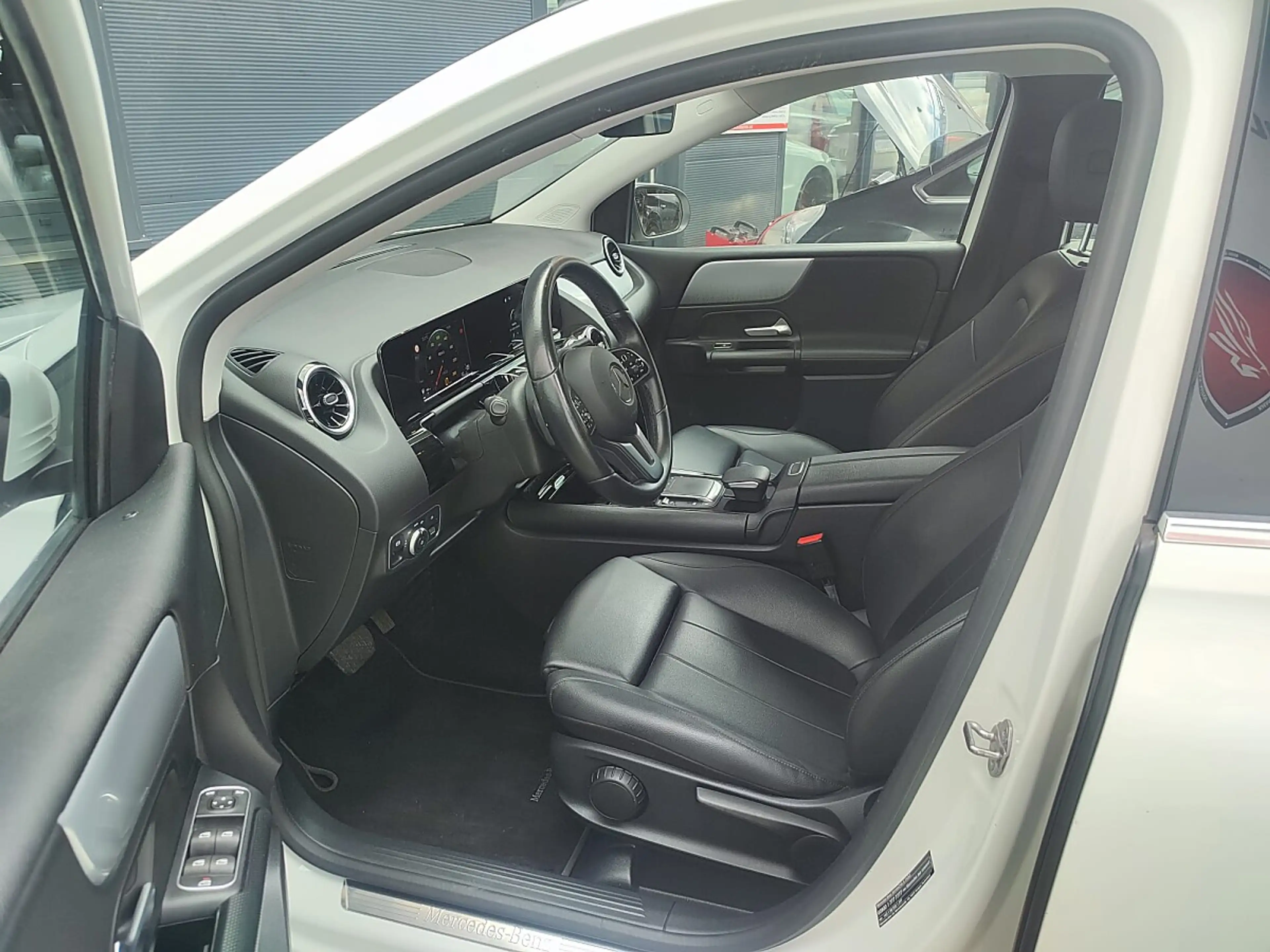 Mercedes-Benz B 200 d Aut. — photo 7