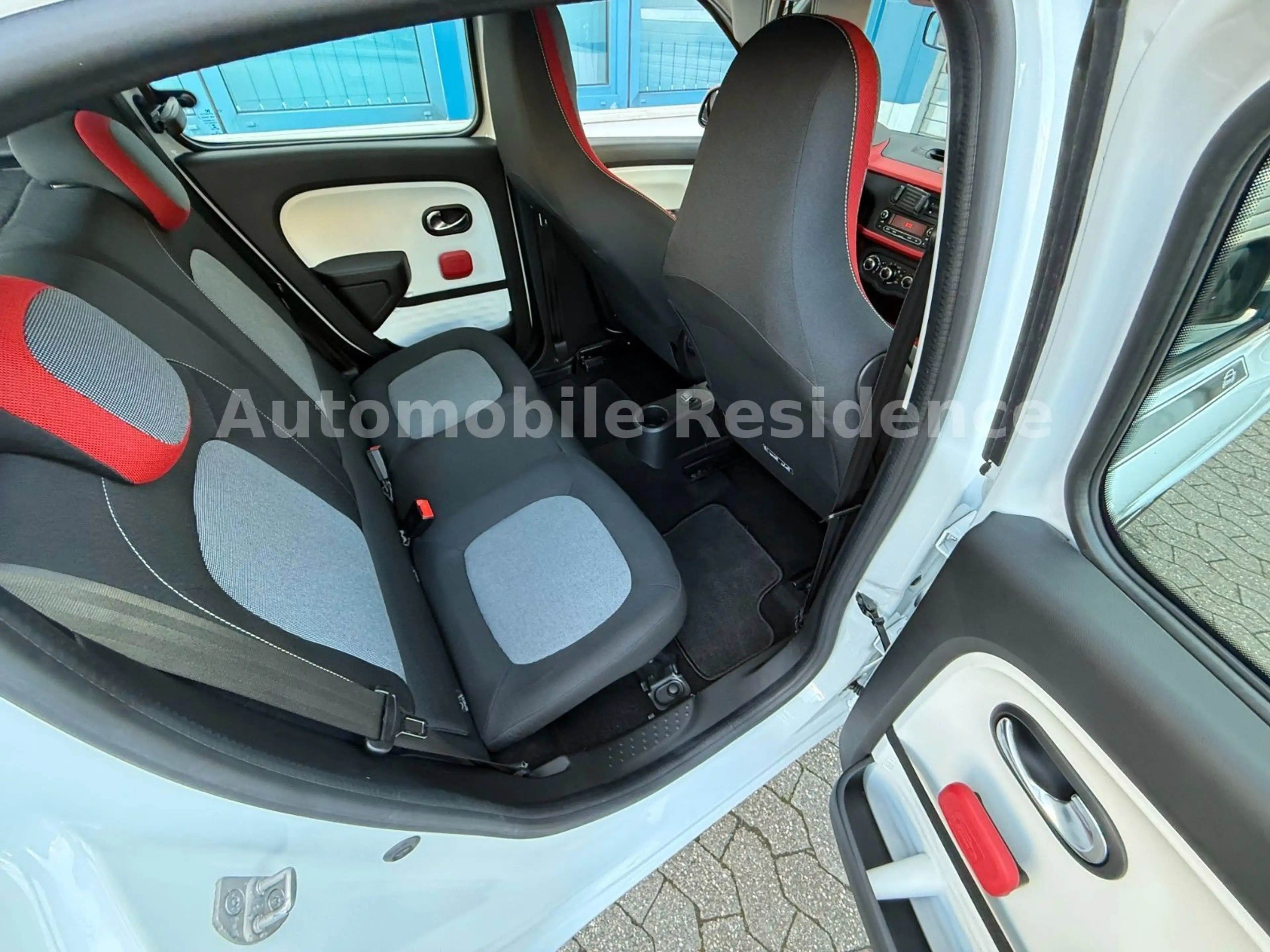 Renault Twingo Intens AUT. 0.9*MFL*TEMP*ALU*KLIMA* — photo 9