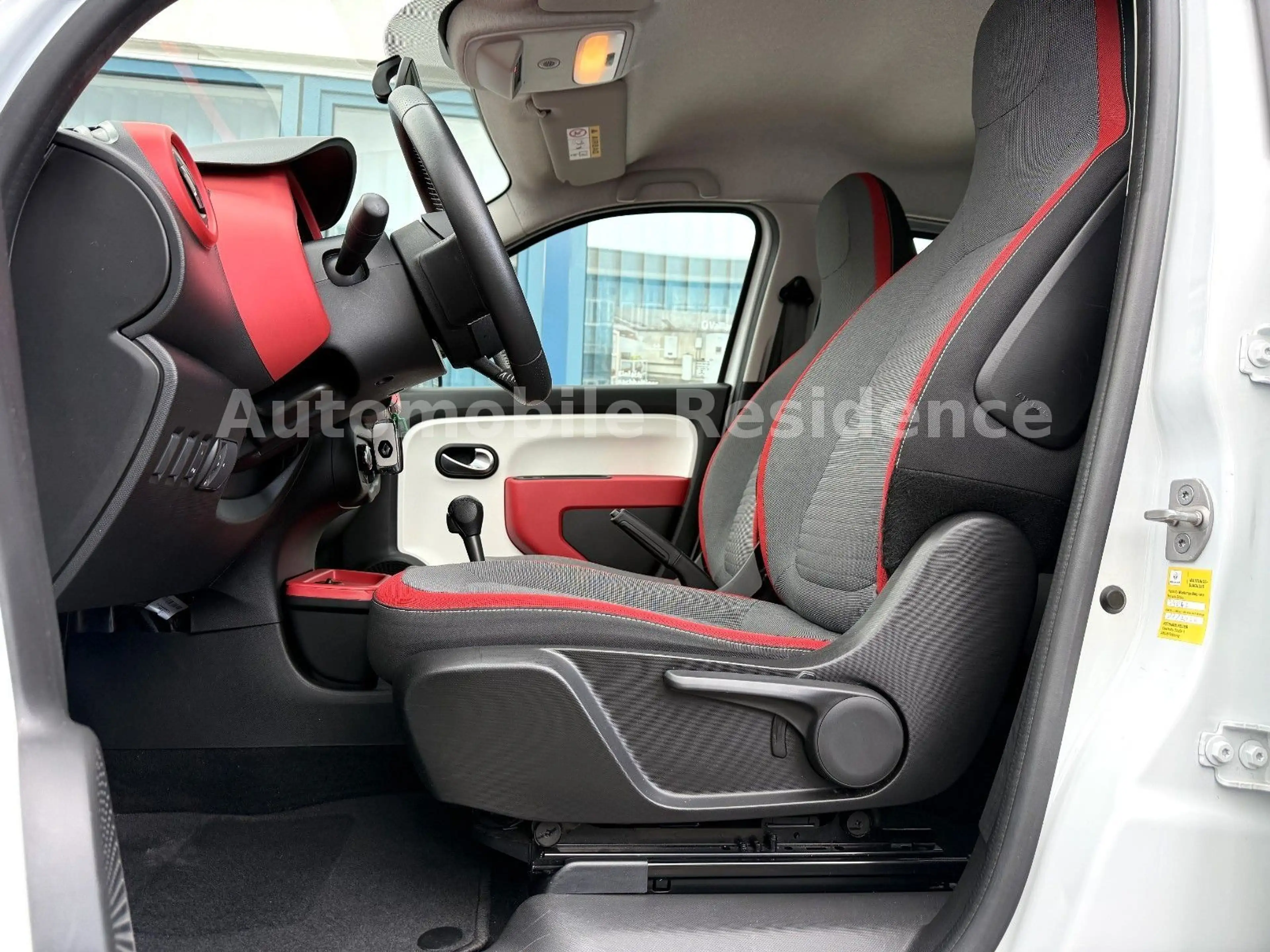 Renault Twingo Intens AUT. 0.9*MFL*TEMP*ALU*KLIMA* — photo 6