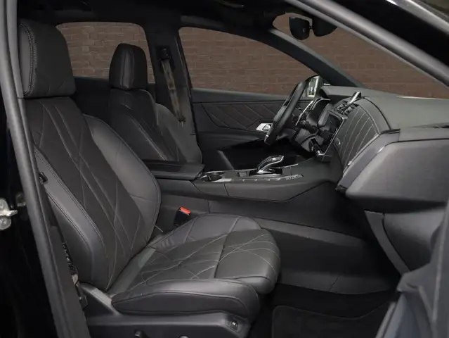DS Automobiles DS 7 view 11