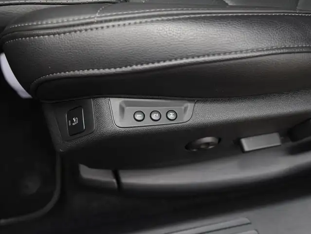 DS Automobiles DS 7 view 9