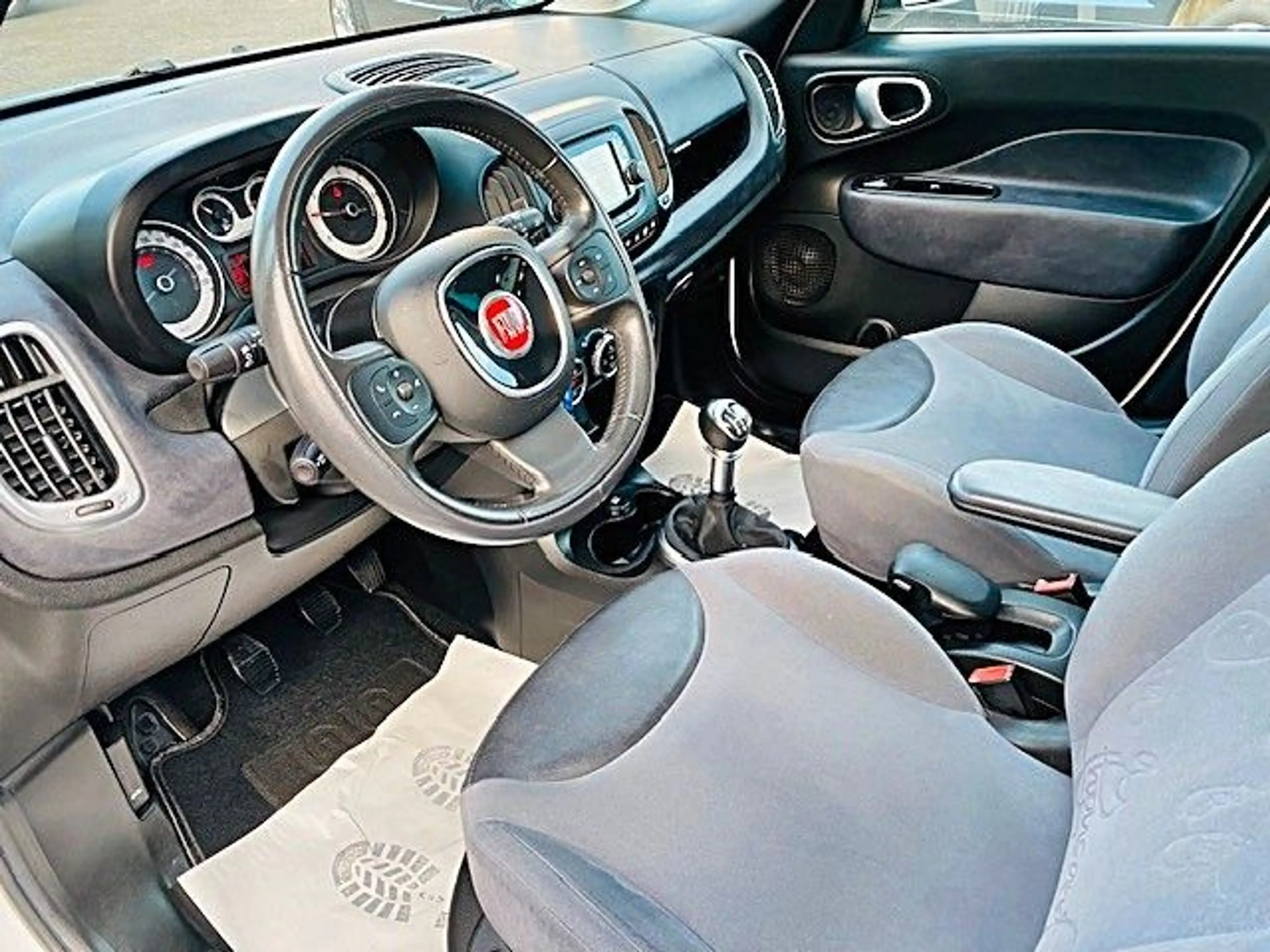 Fiat 500L 0,9 TwinAir Lounge — photo 13