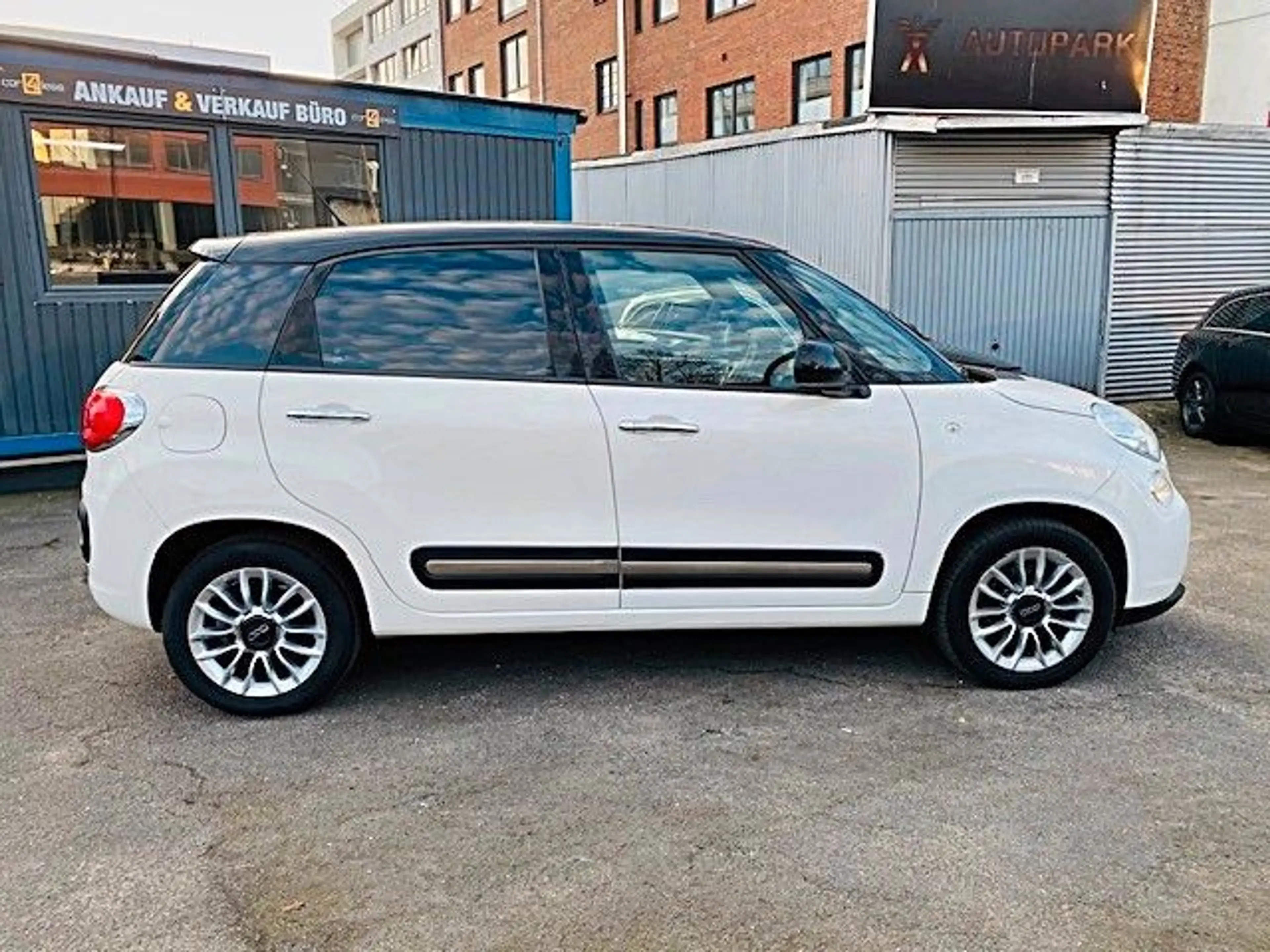 Fiat 500L 0,9 TwinAir Lounge — photo 2