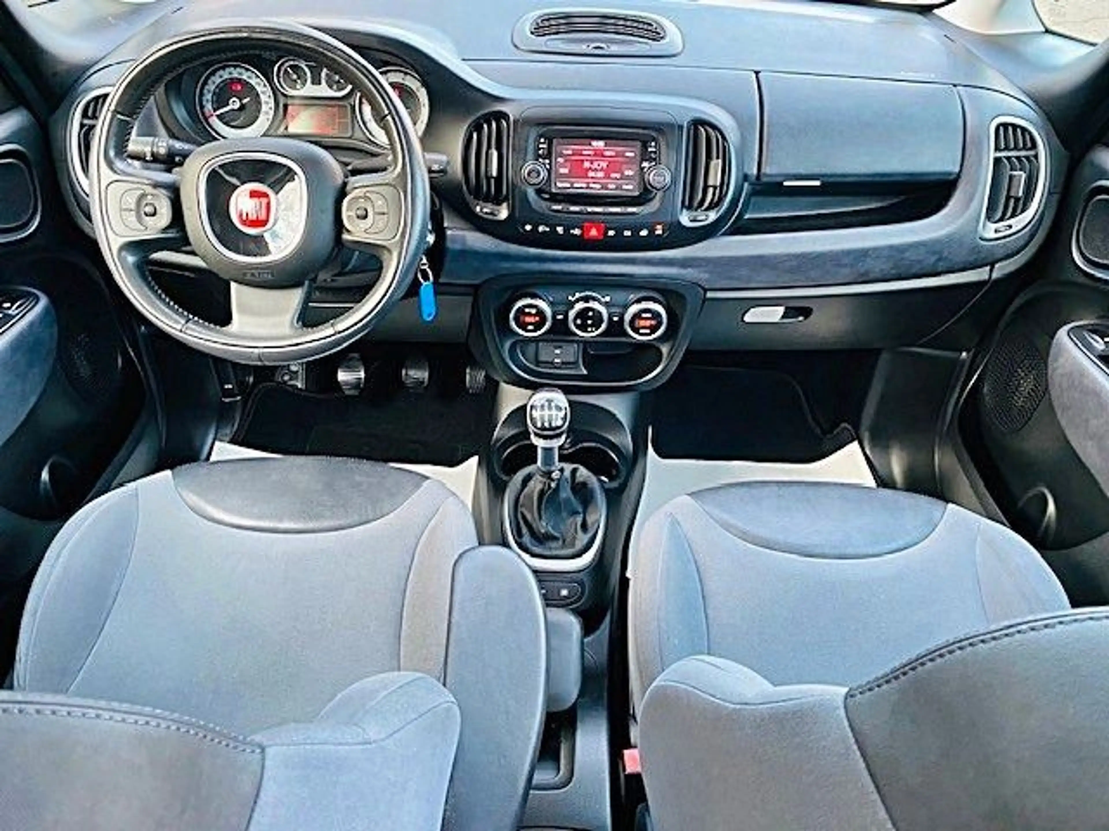 Fiat 500L 0,9 TwinAir Lounge — photo 21