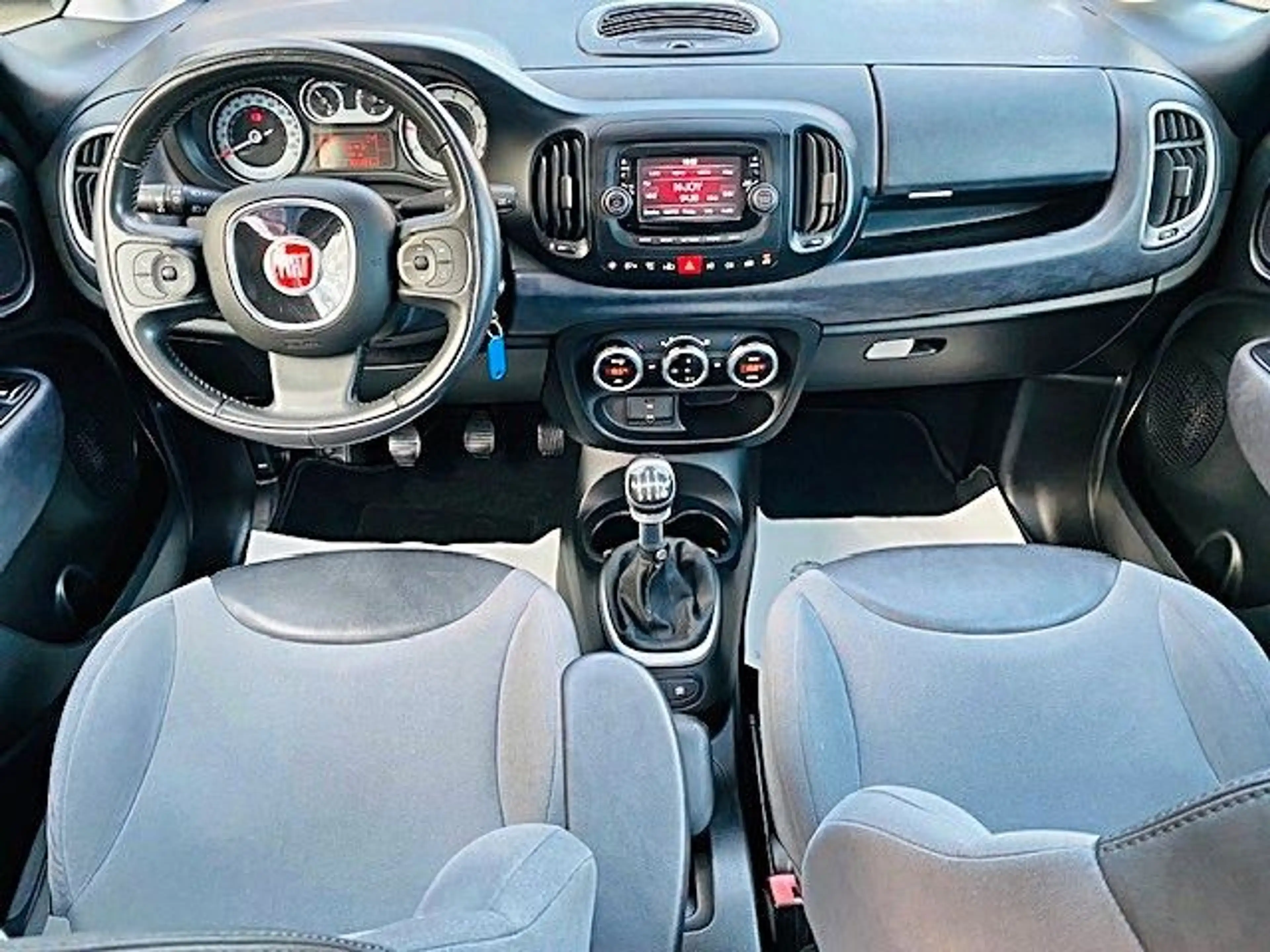 Fiat 500L 0,9 TwinAir Lounge — photo 12