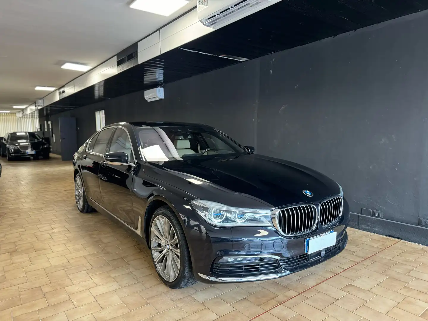 BMW 750 750d xdrive Eccelsa auto Mavi - 1