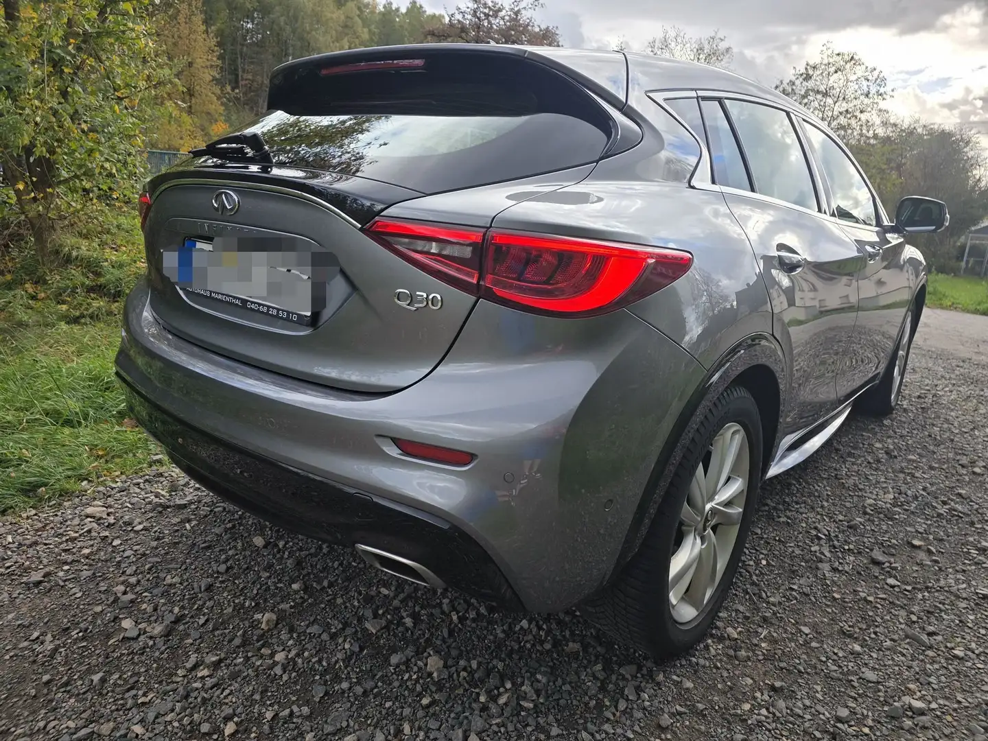 Infiniti Q30 Q30 1.6t Grau - 2