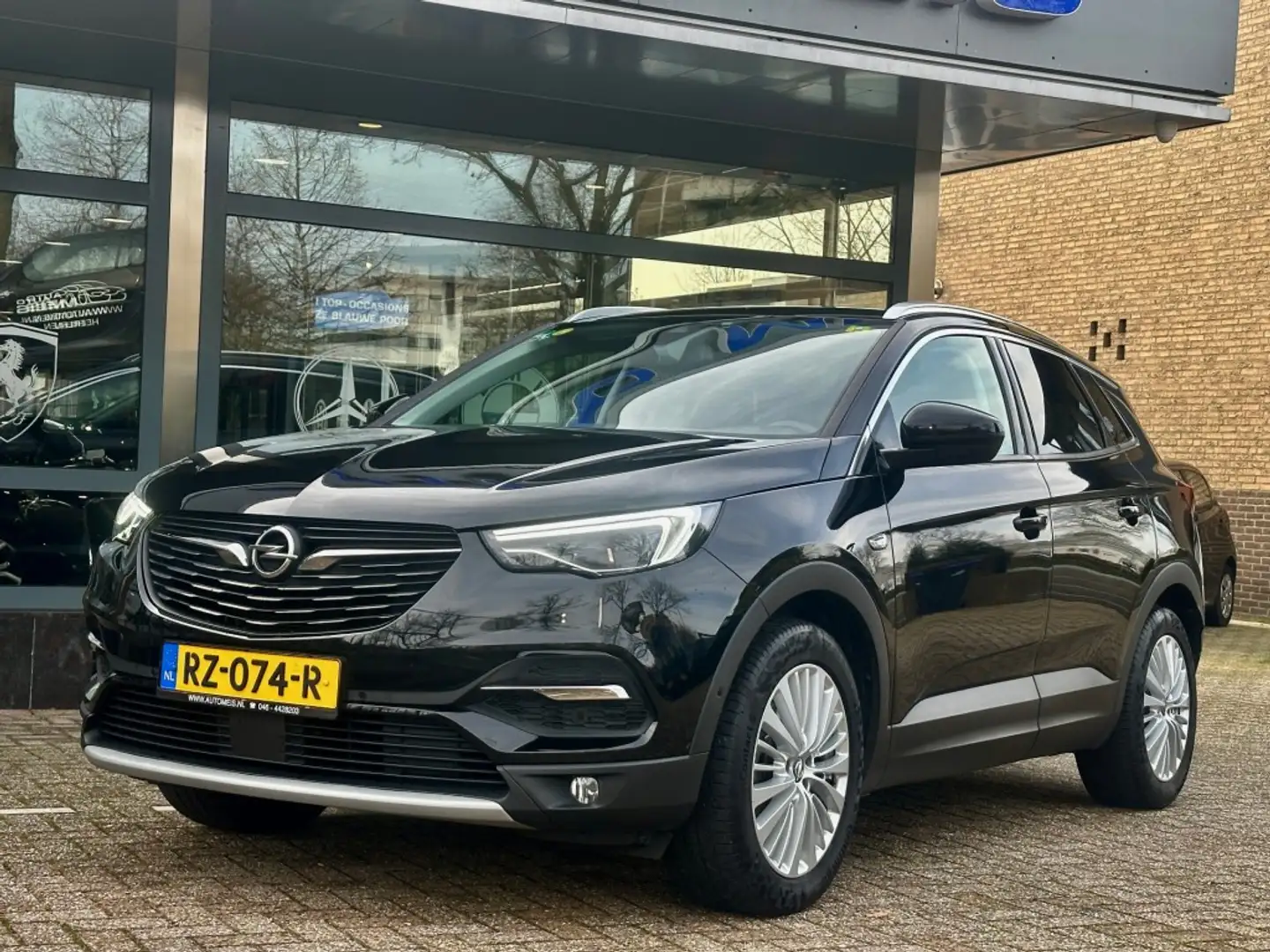 Opel Grandland X 1.6 CDTi Business Executive Negru - 2
