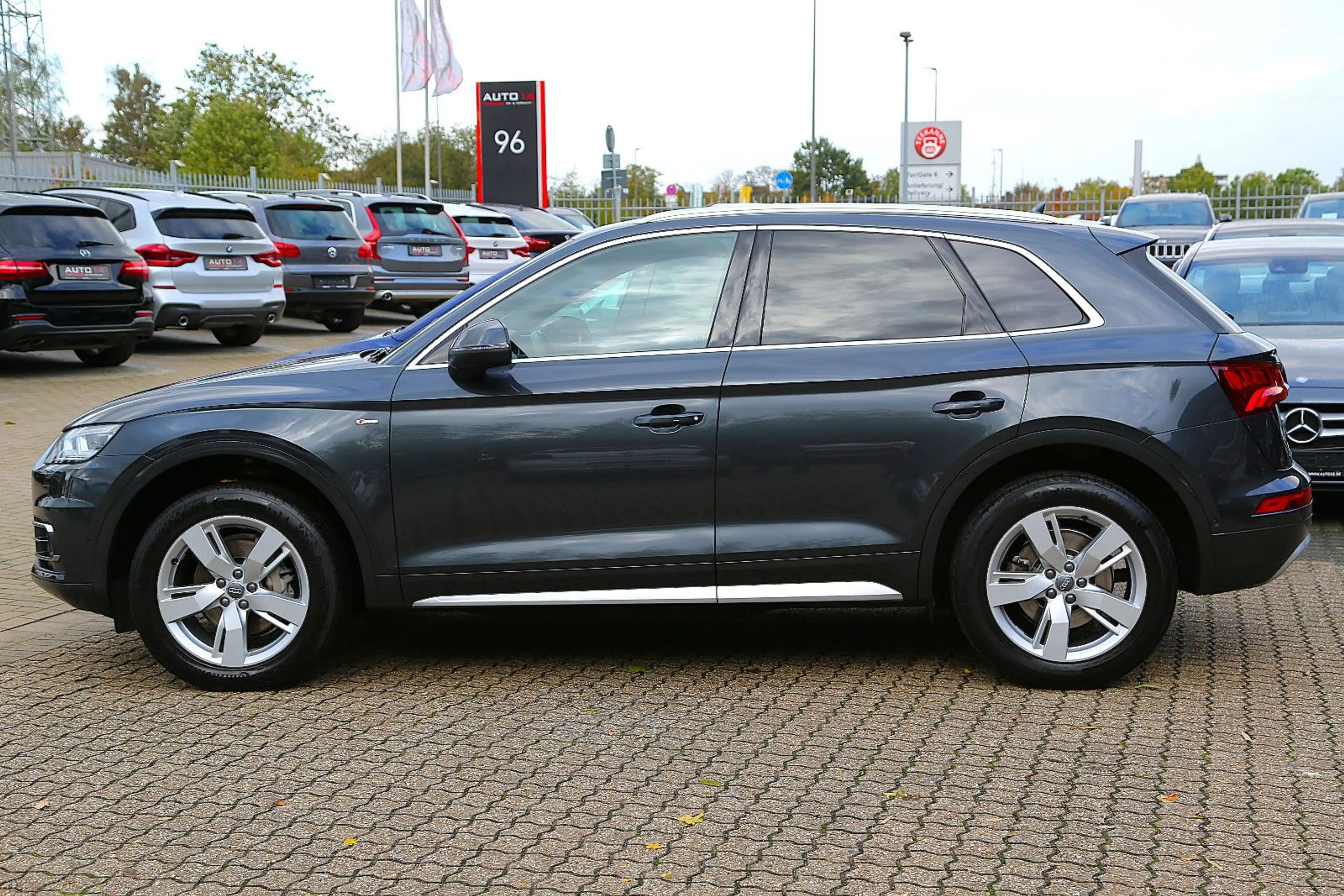 Audi Q5 quattro S-Line Virtual Matrix HUD AHK 360° — photo 12