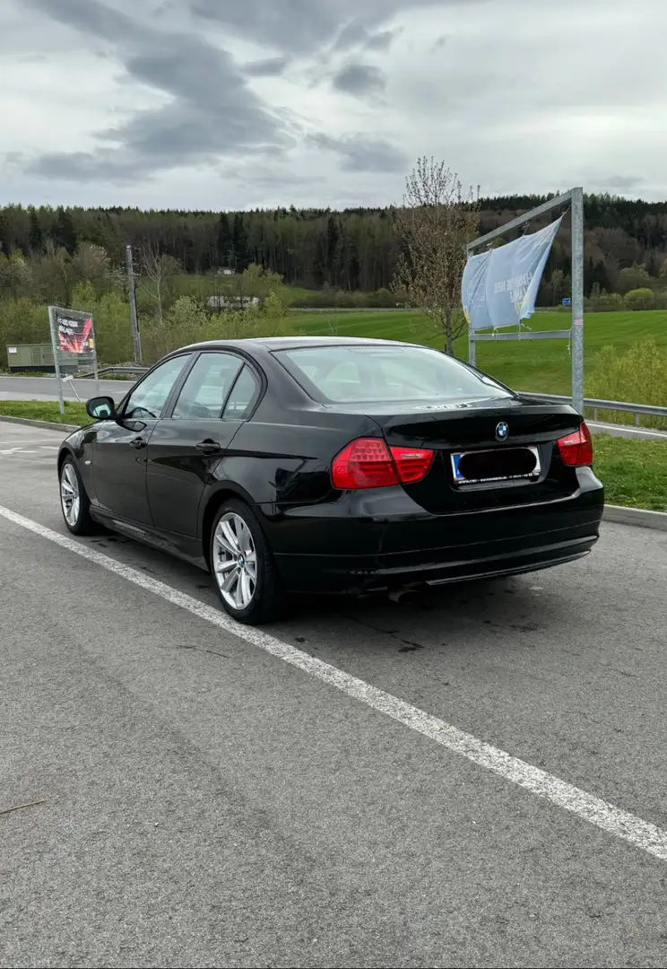 BMW 318 318i Schwarz - 2